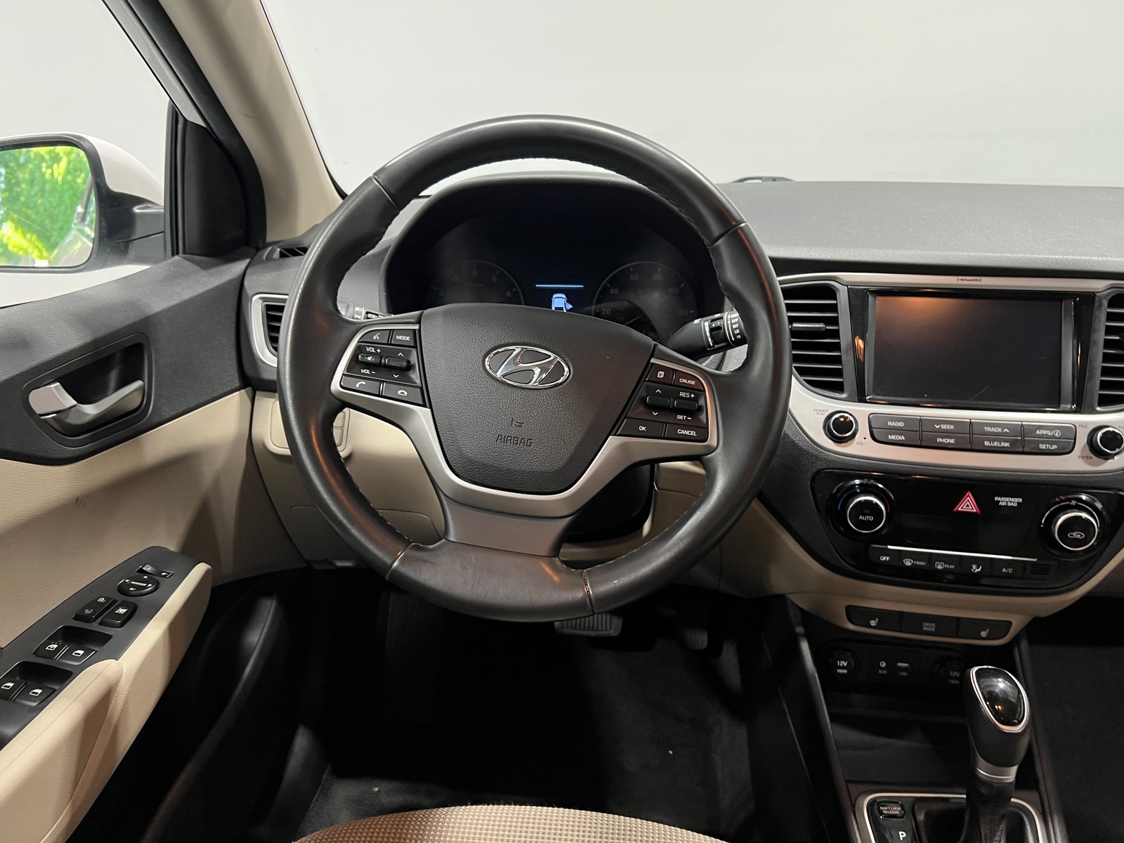 Thumbnail: 2022 Hyundai Accent - 5