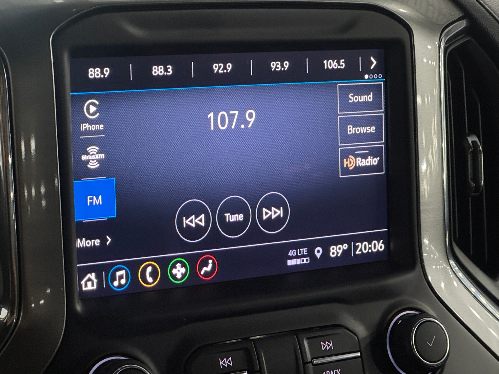 Thumbnail: 2021 Chevrolet Silverado 1500 - 3