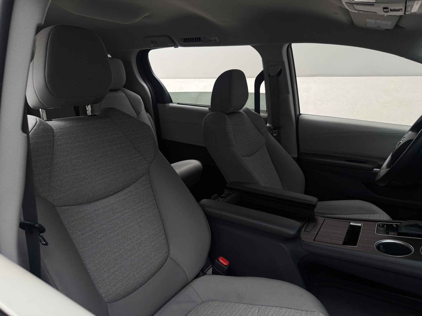 Thumbnail: 2023 Toyota Sienna - 2