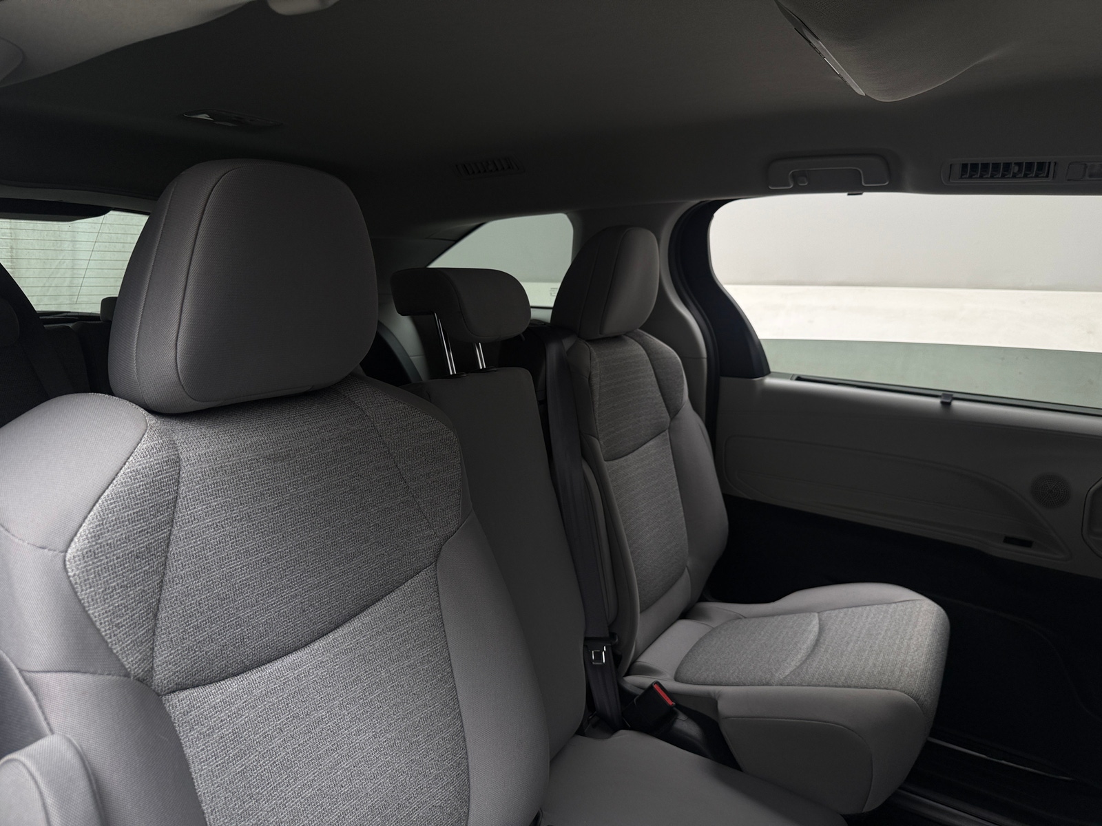 Thumbnail: 2023 Toyota Sienna - 6
