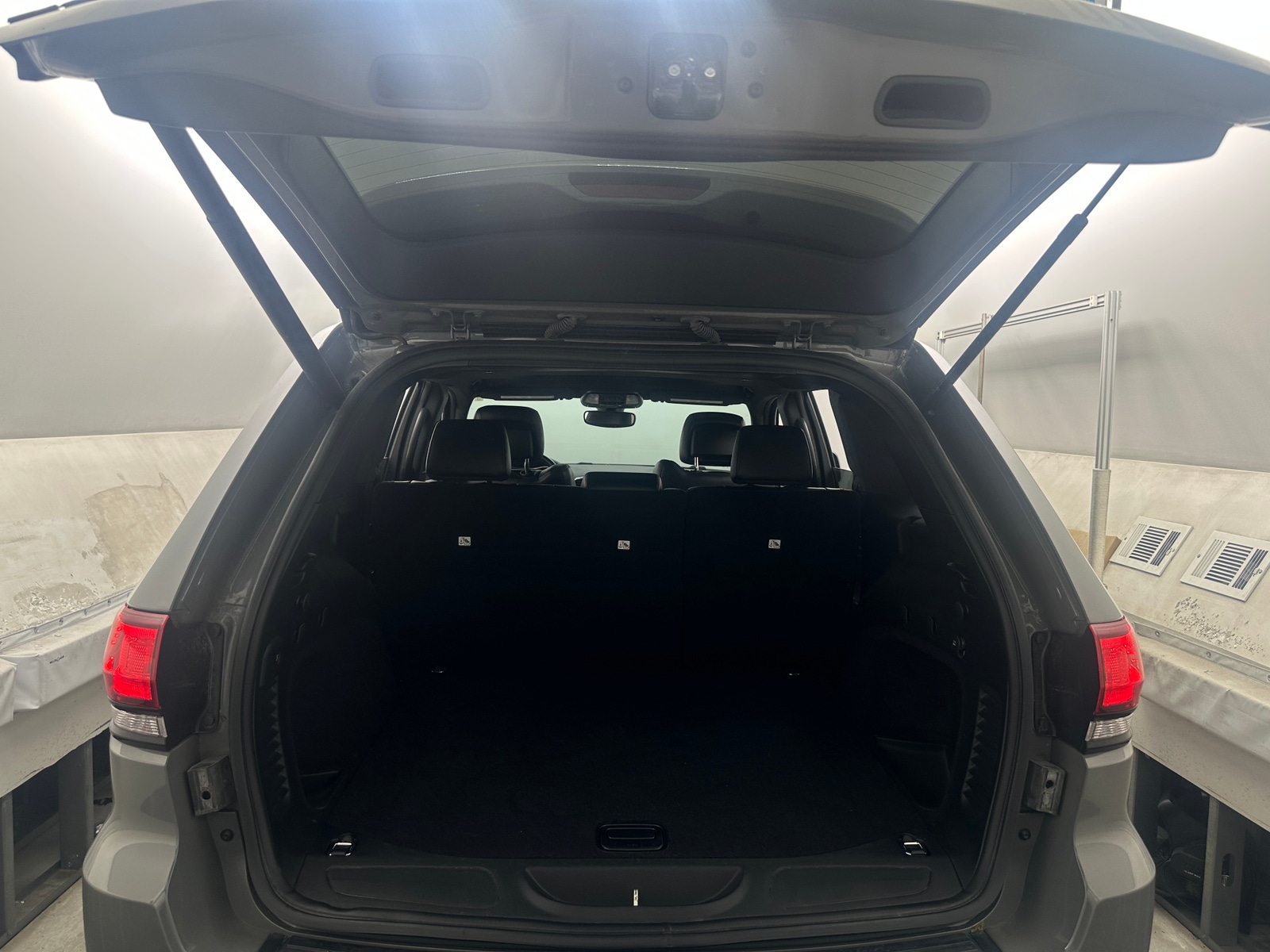 Thumbnail: 2019 Jeep Grand Cherokee - 7