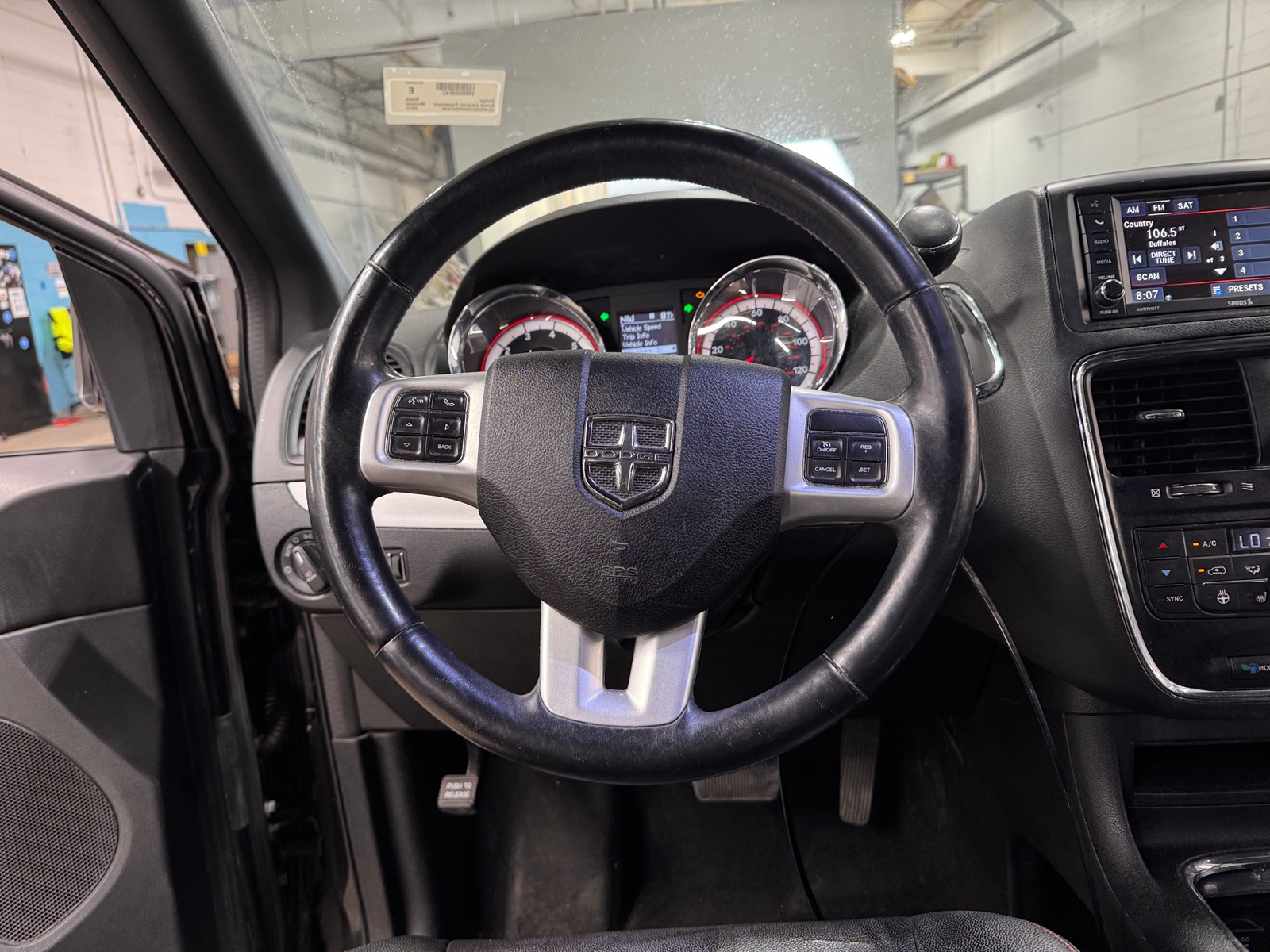 Thumbnail: 2017 Dodge Grand Caravan - 4