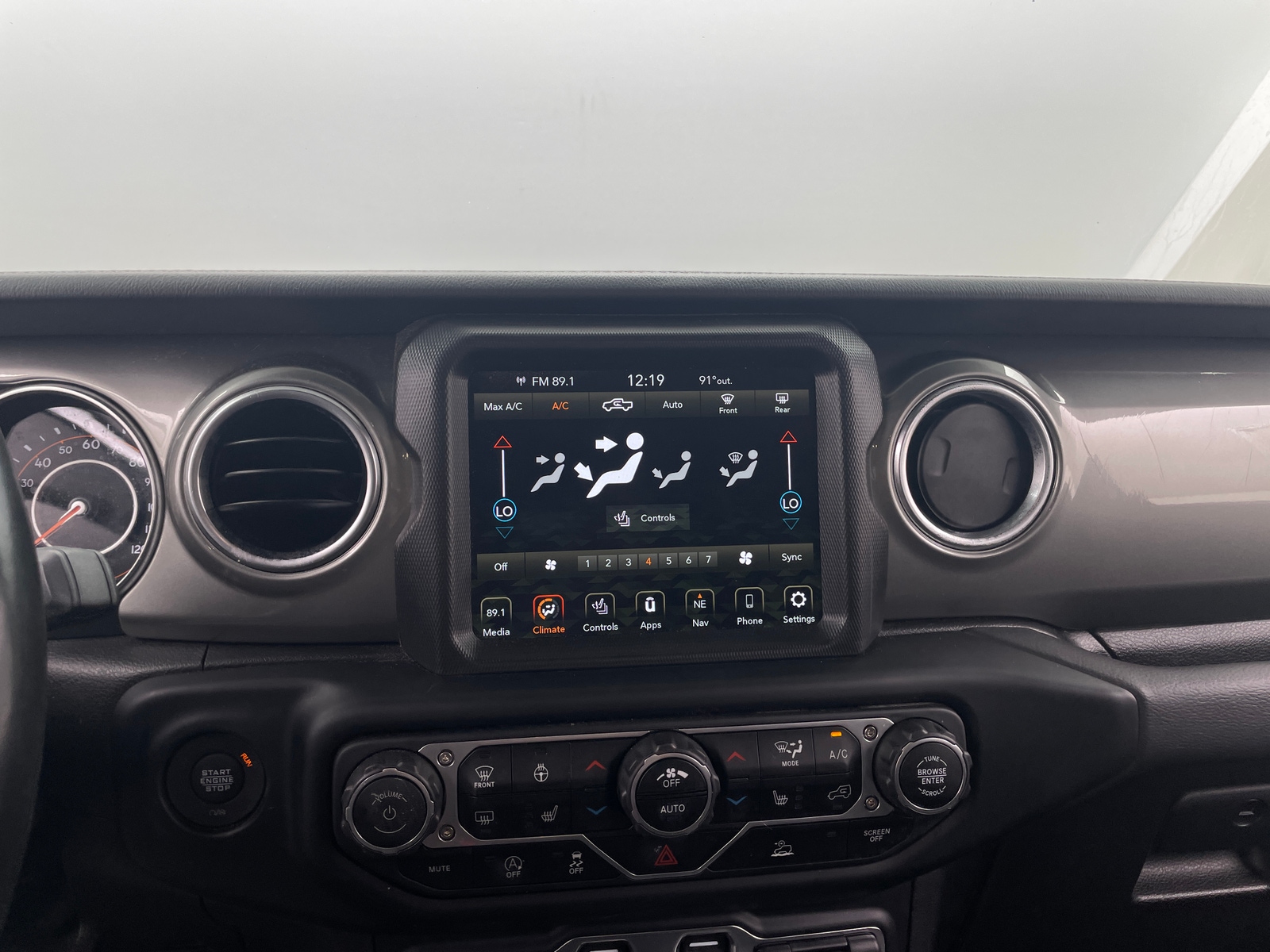Thumbnail: 2022 Jeep Gladiator - 4