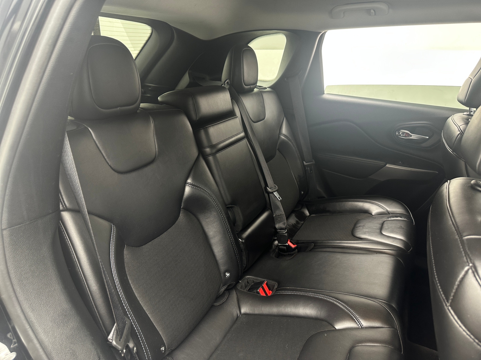 Thumbnail: 2019 Jeep Cherokee - 6