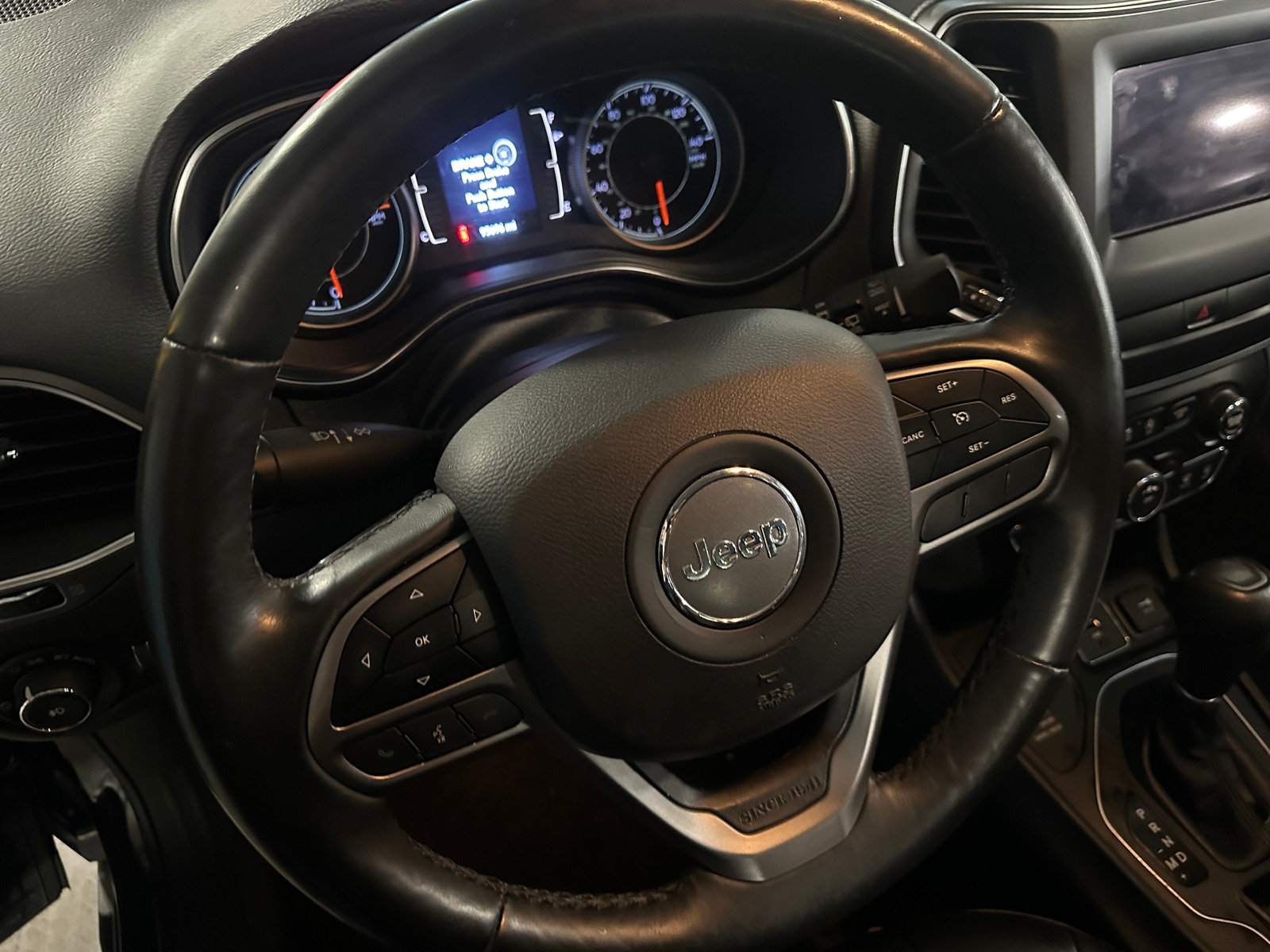 Thumbnail: 2019 Jeep Cherokee - 5