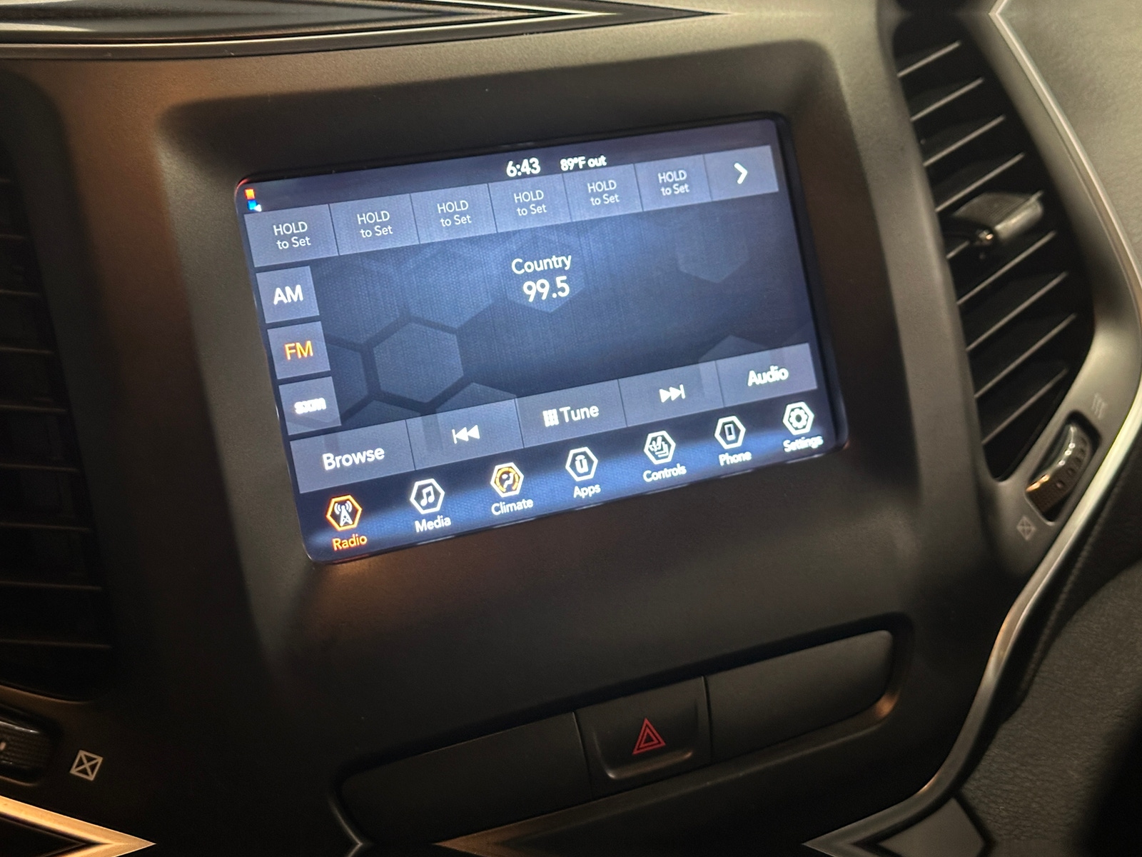 Thumbnail: 2019 Jeep Cherokee - 4