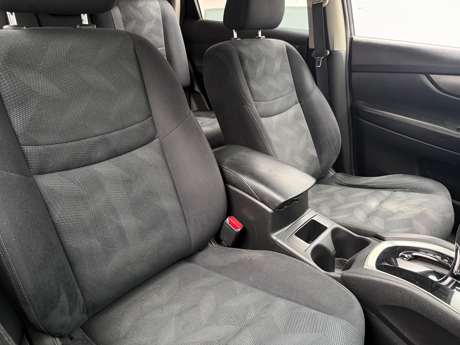 Thumbnail: 2016 Nissan Rogue - 2