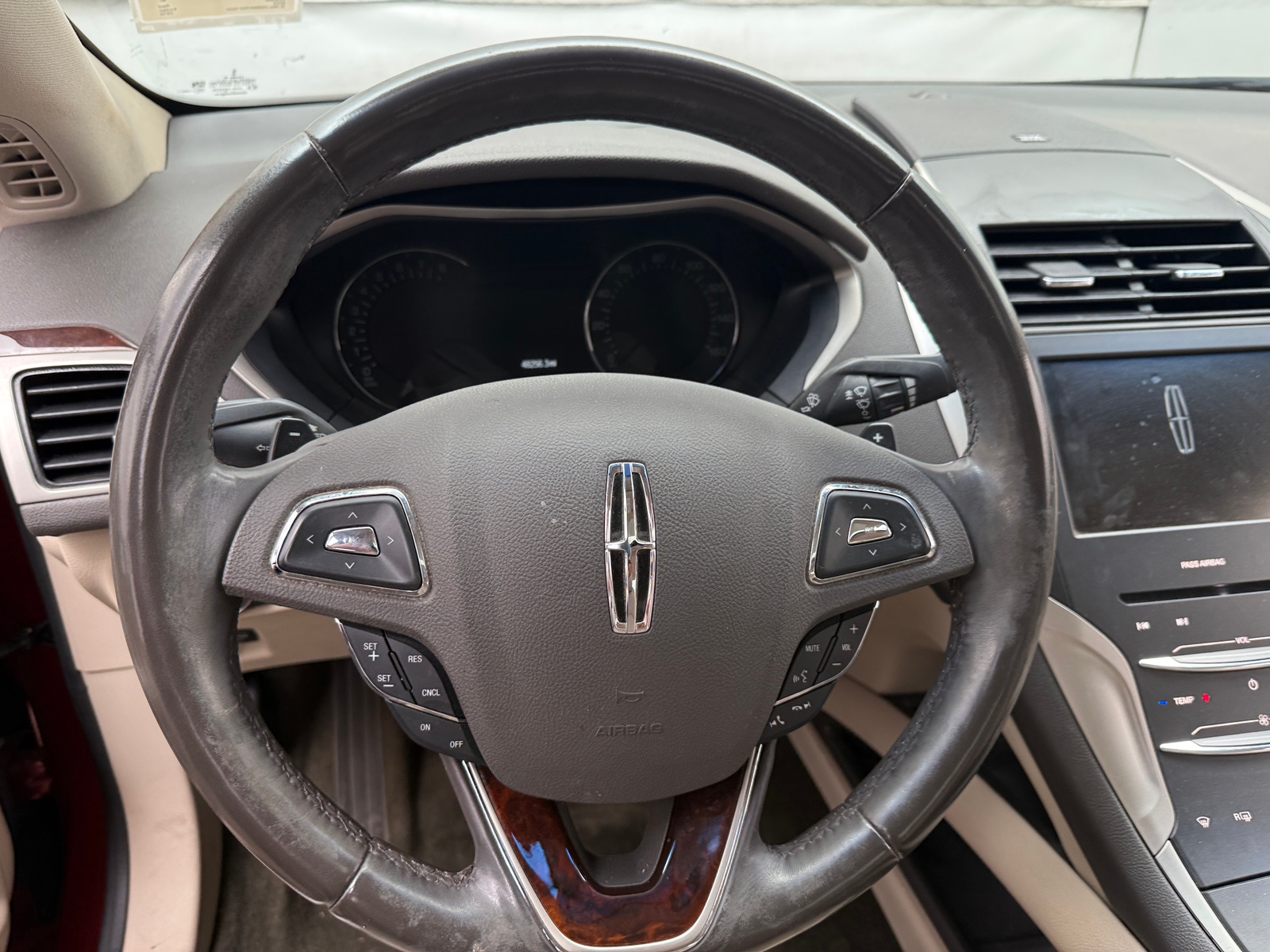 Thumbnail: 2016 Lincoln MKZ - 4