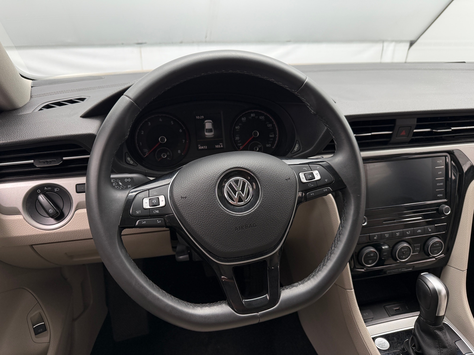 Thumbnail: 2022 Volkswagen Passat - 4