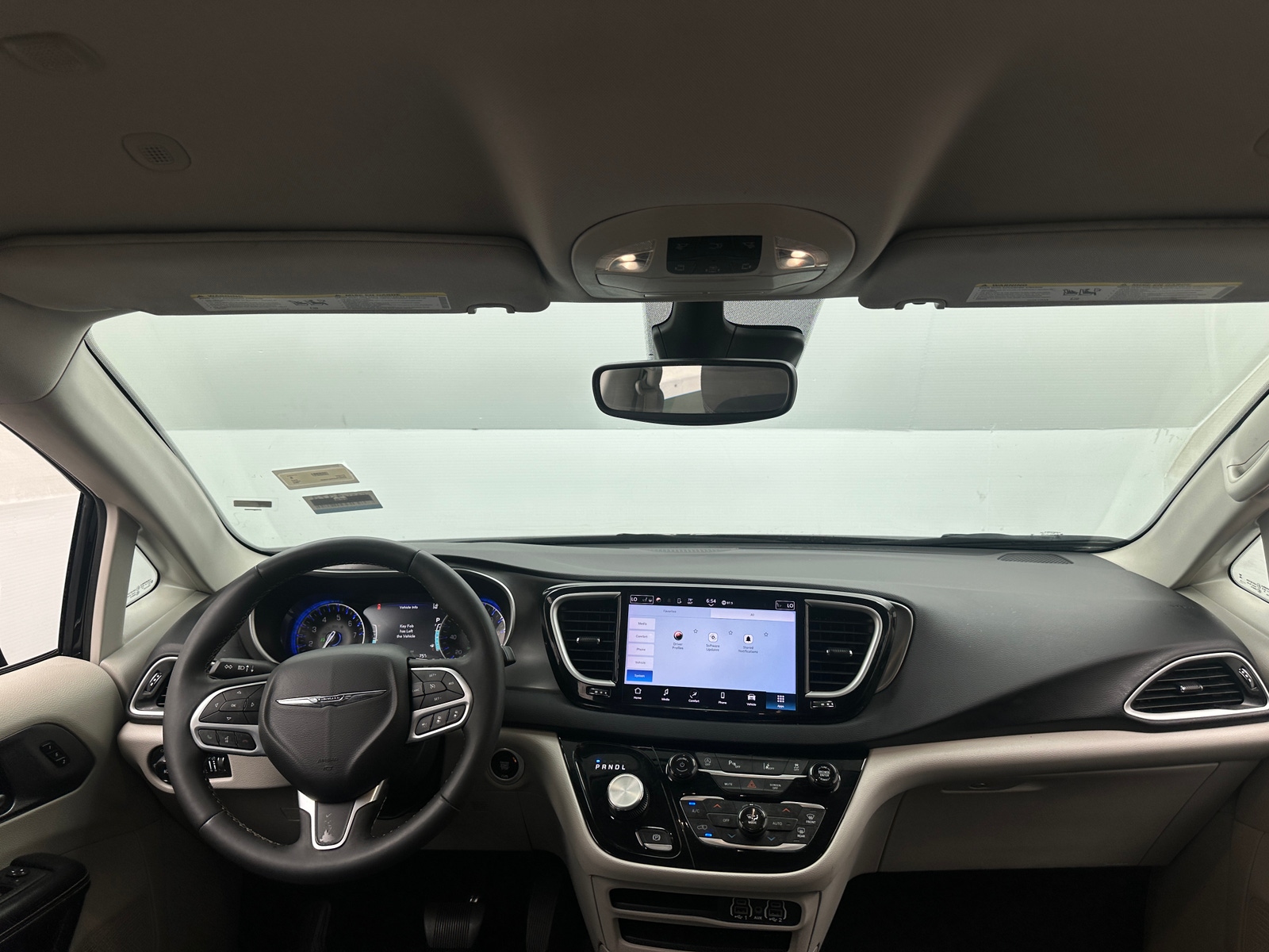 Thumbnail: 2024 Chrysler Pacifica - 2