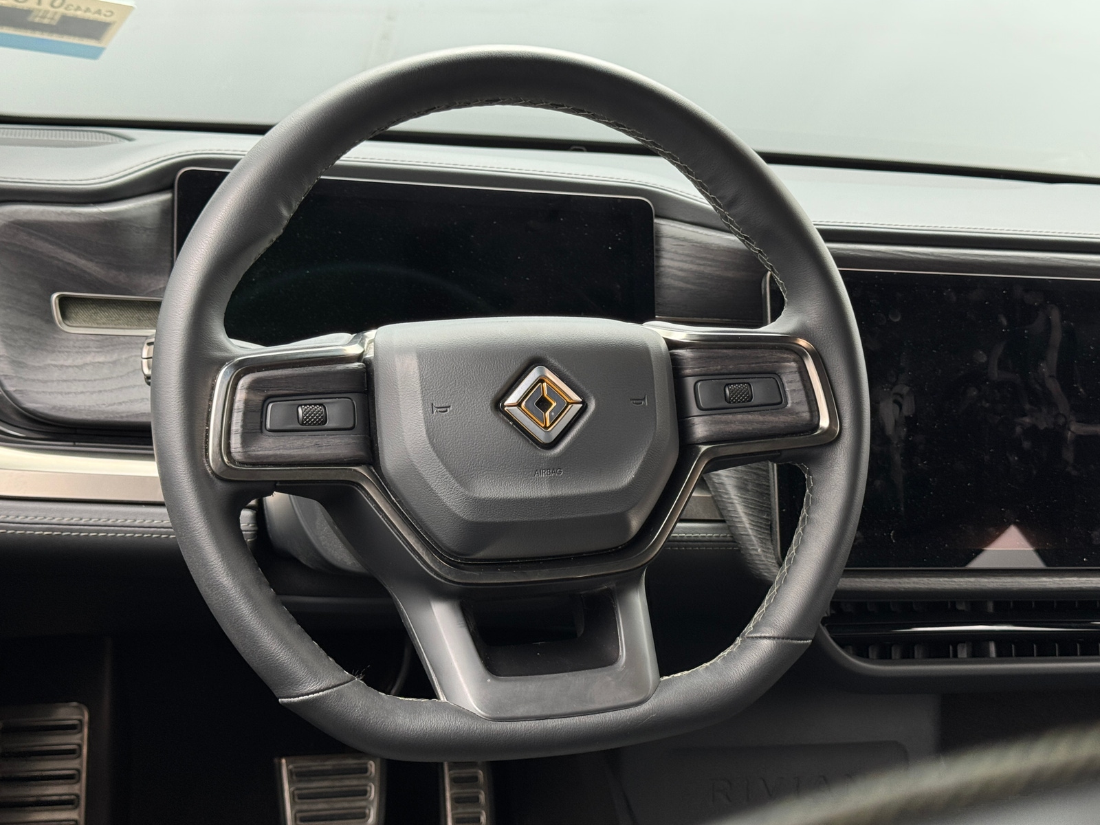 Thumbnail: 2023 Rivian R1S - 4