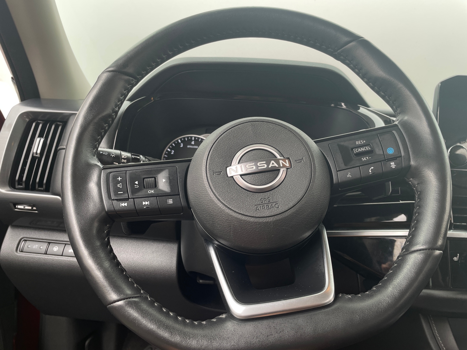 Thumbnail: 2023 Nissan Pathfinder - 4