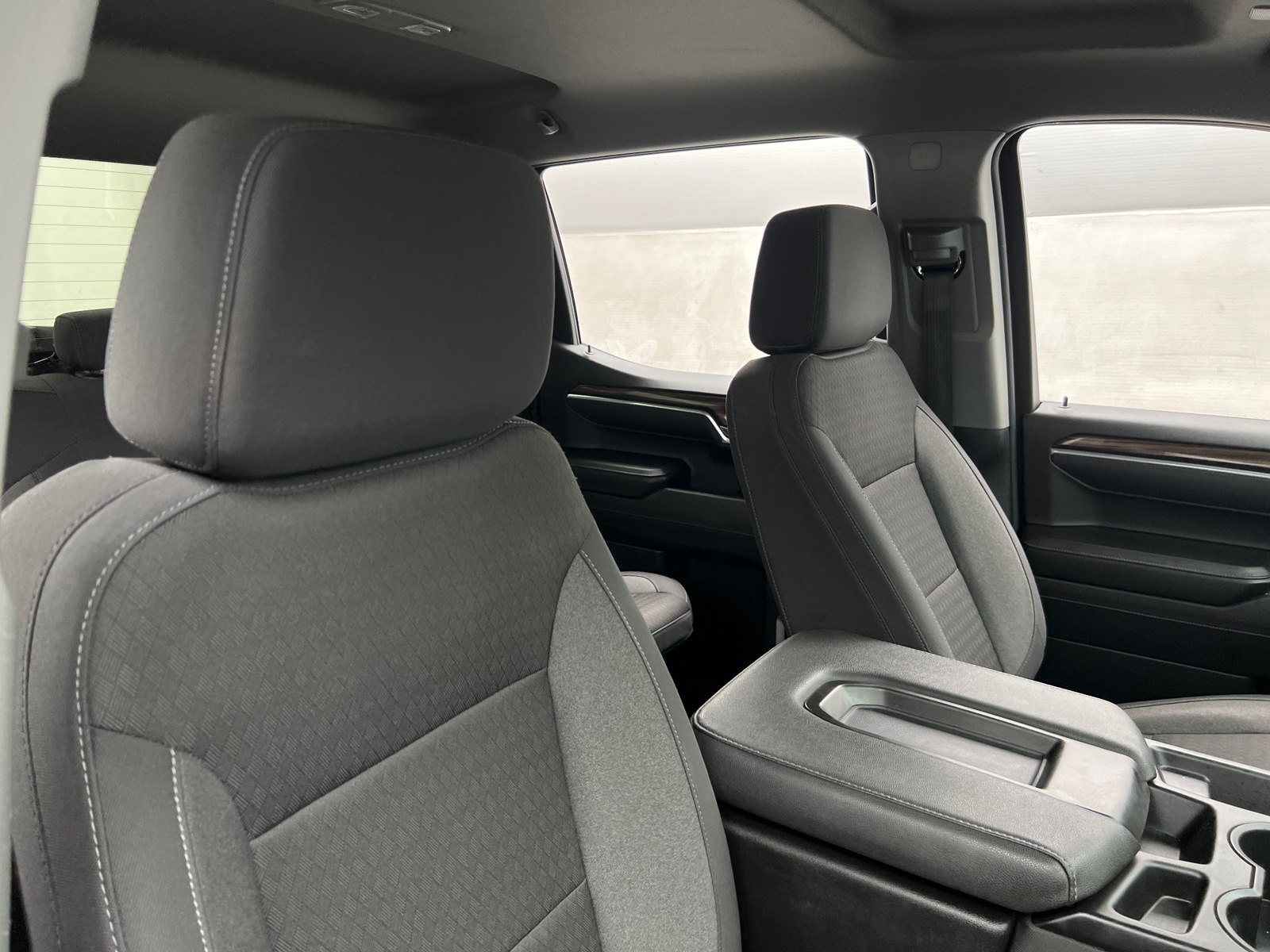 Thumbnail: 2025 Chevrolet Silverado 1500 - 2