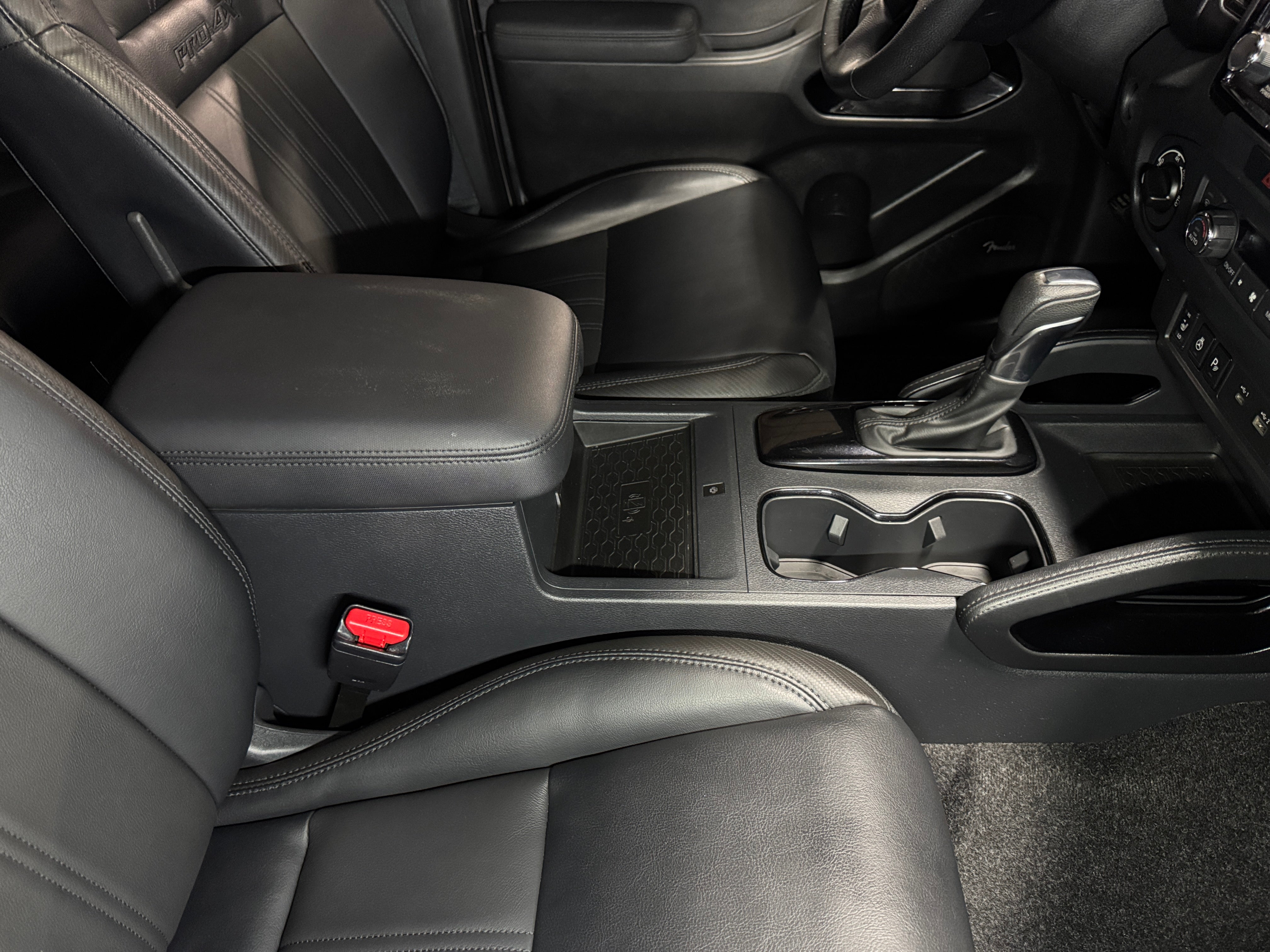 2022 Nissan Frontier PRO-4X - Photo 3