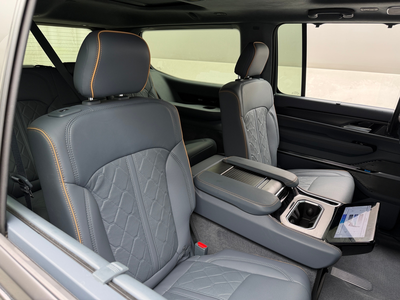 Thumbnail: 2024 Jeep Grand Wagoneer - 5
