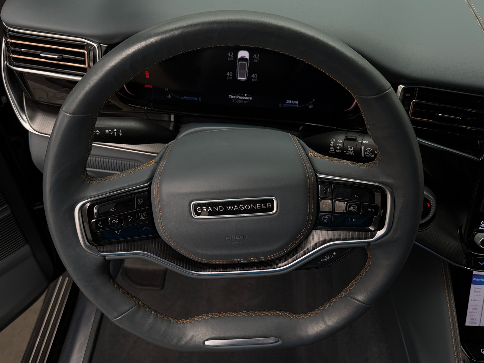 Thumbnail: 2024 Jeep Grand Wagoneer - 4