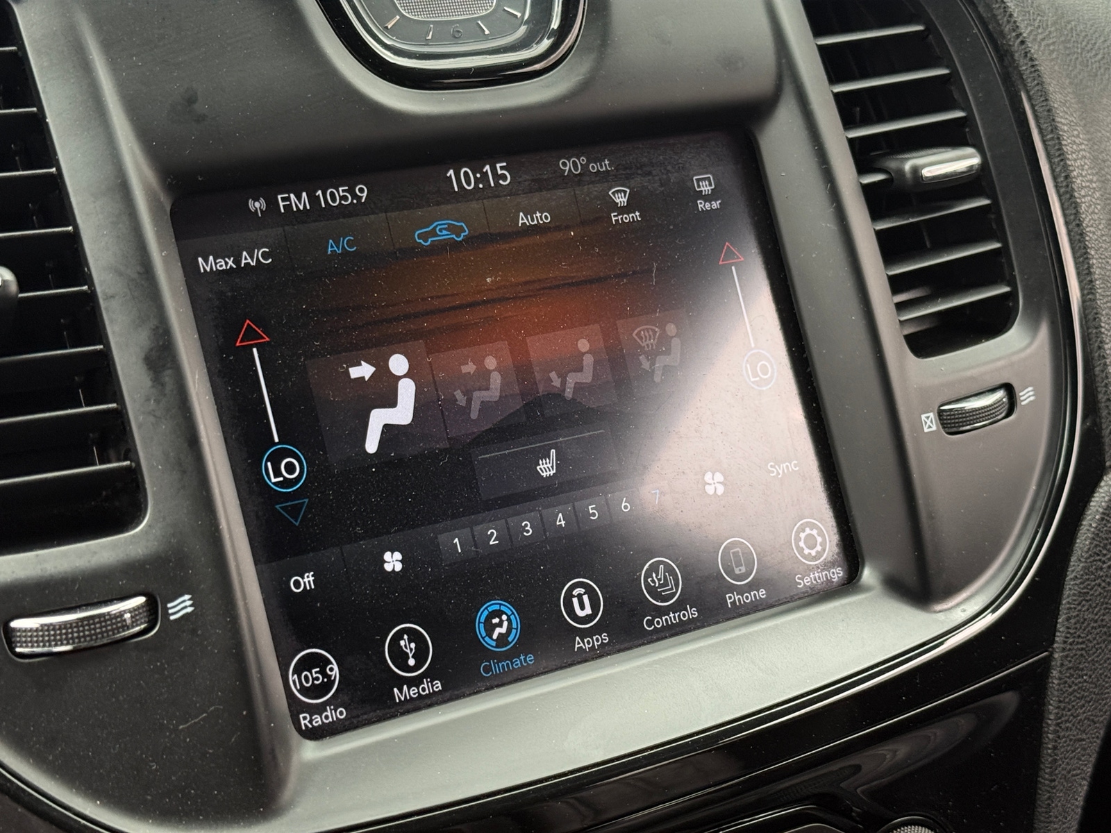 Thumbnail: 2019 Chrysler 300 - 3