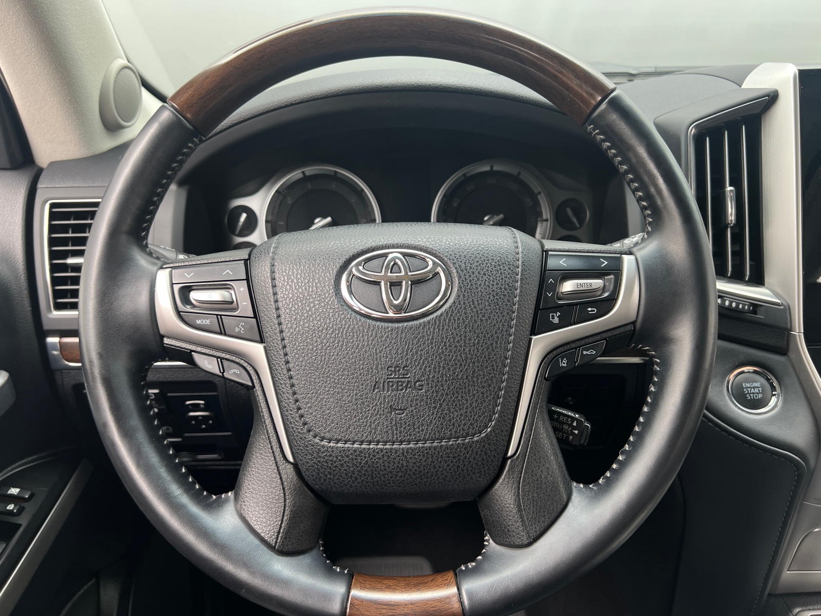 Thumbnail: 2020 Toyota Land Cruiser - 4