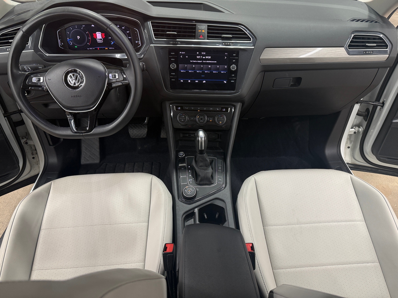 Thumbnail: 2020 Volkswagen Tiguan - 2