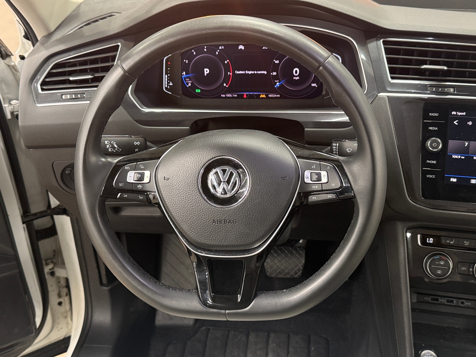Thumbnail: 2020 Volkswagen Tiguan - 4