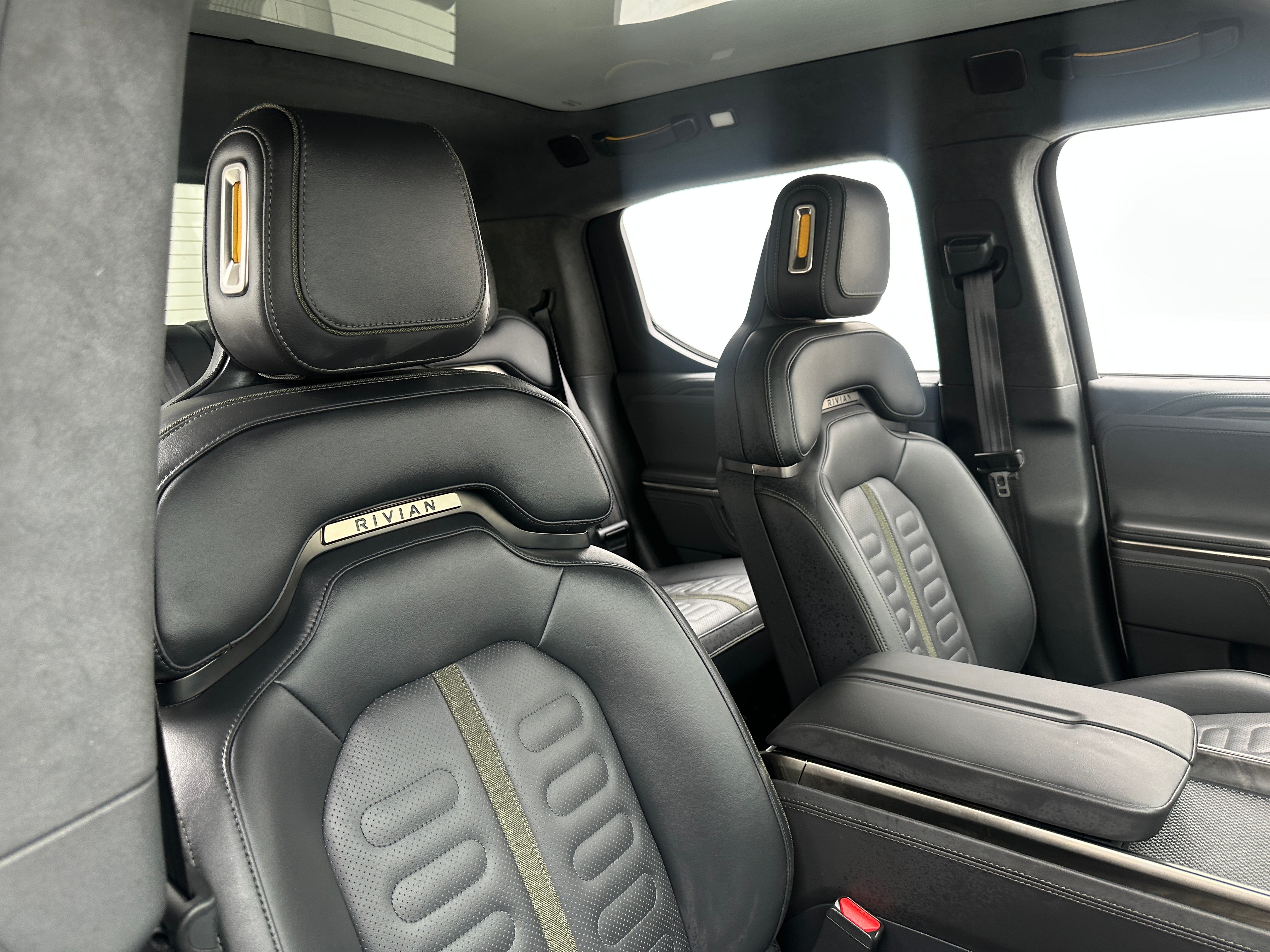 Used 2022 Rivian R1T Adventure with VIN 7FCTGAAA2NN014881 for sale in Pewaukee, WI