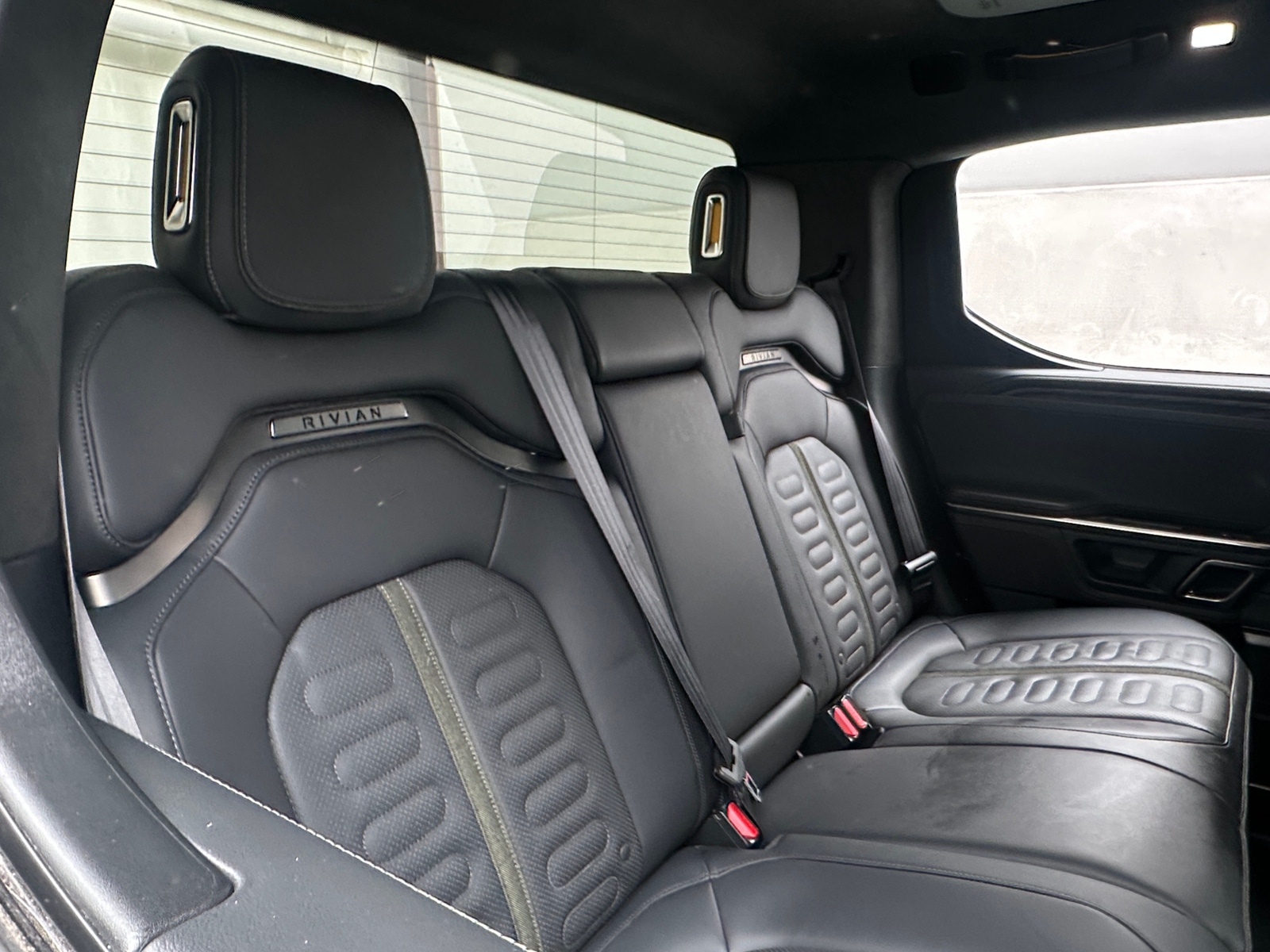 Thumbnail: 2022 Rivian R1T - 5