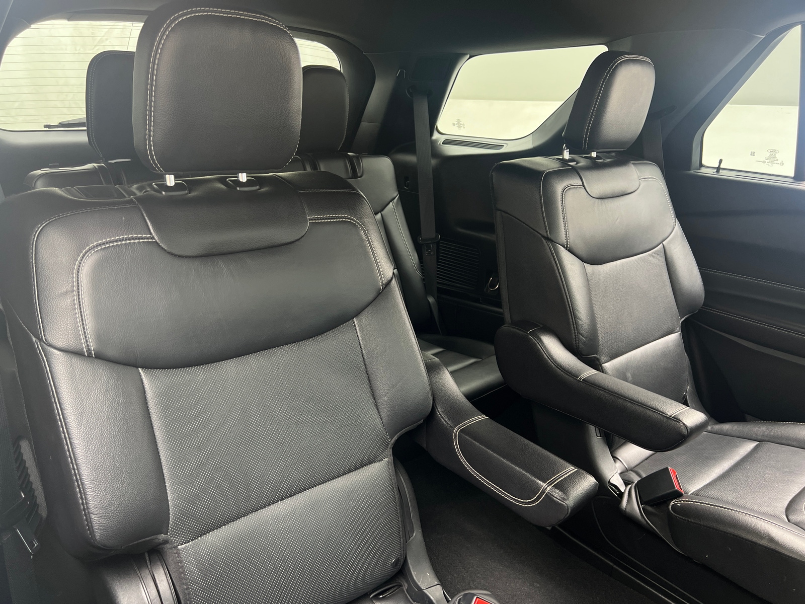 Thumbnail: 2022 Ford Explorer - 5