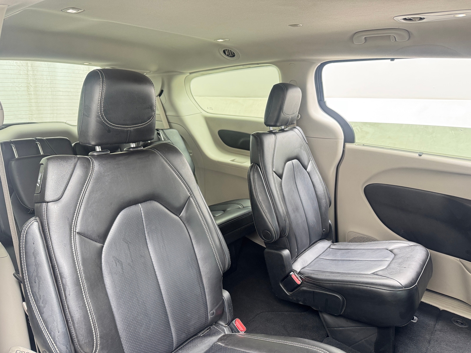 Thumbnail: 2023 Chrysler Pacifica - 5