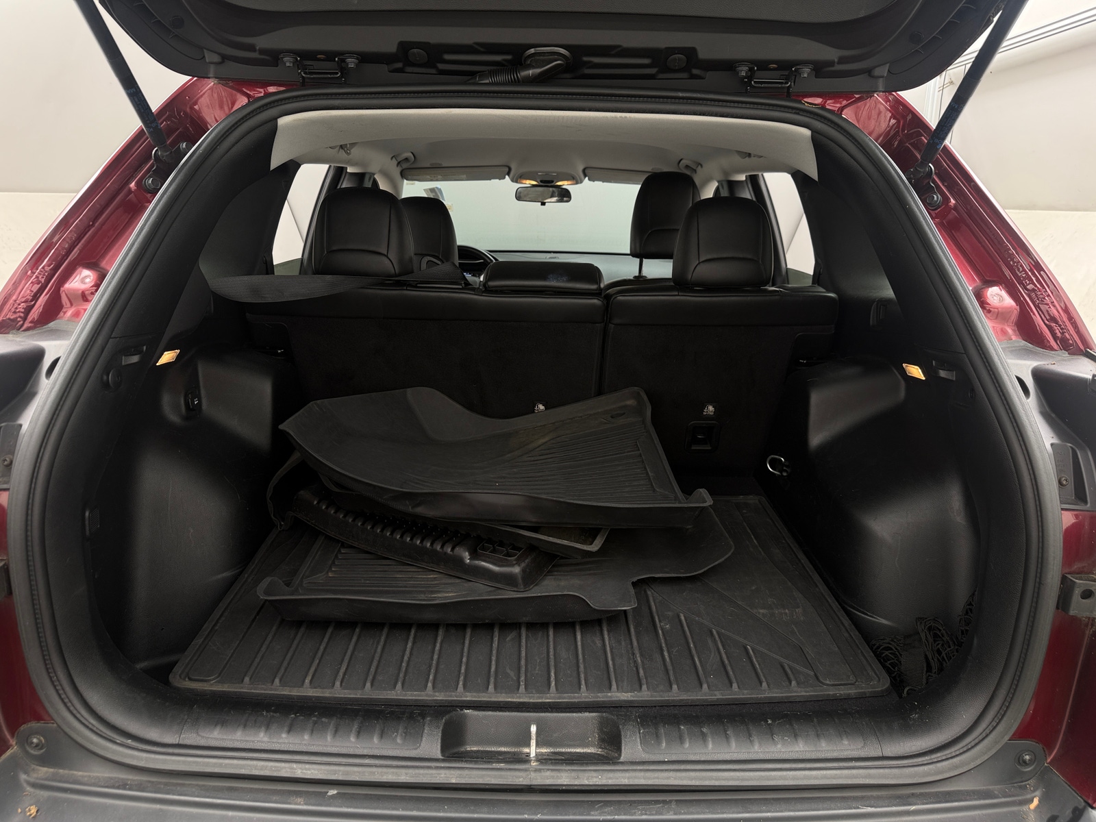 Thumbnail: 2019 Jeep Cherokee - 7