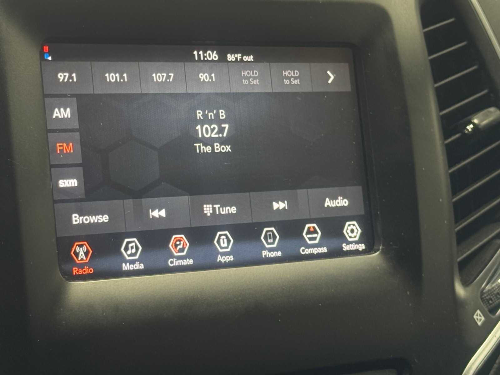 Thumbnail: 2019 Jeep Cherokee - 4