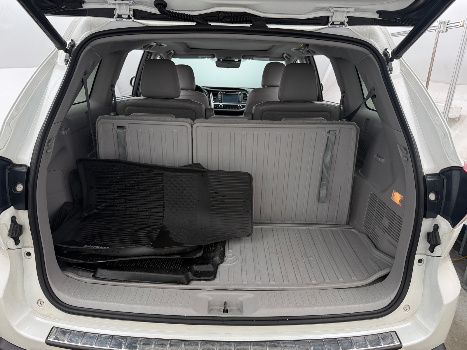 Thumbnail: 2019 Toyota Highlander - 6
