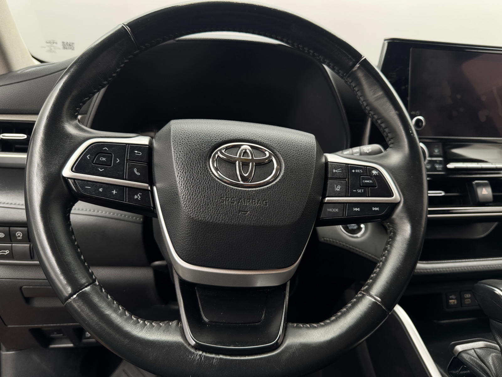 Thumbnail: 2023 Toyota Highlander - 5
