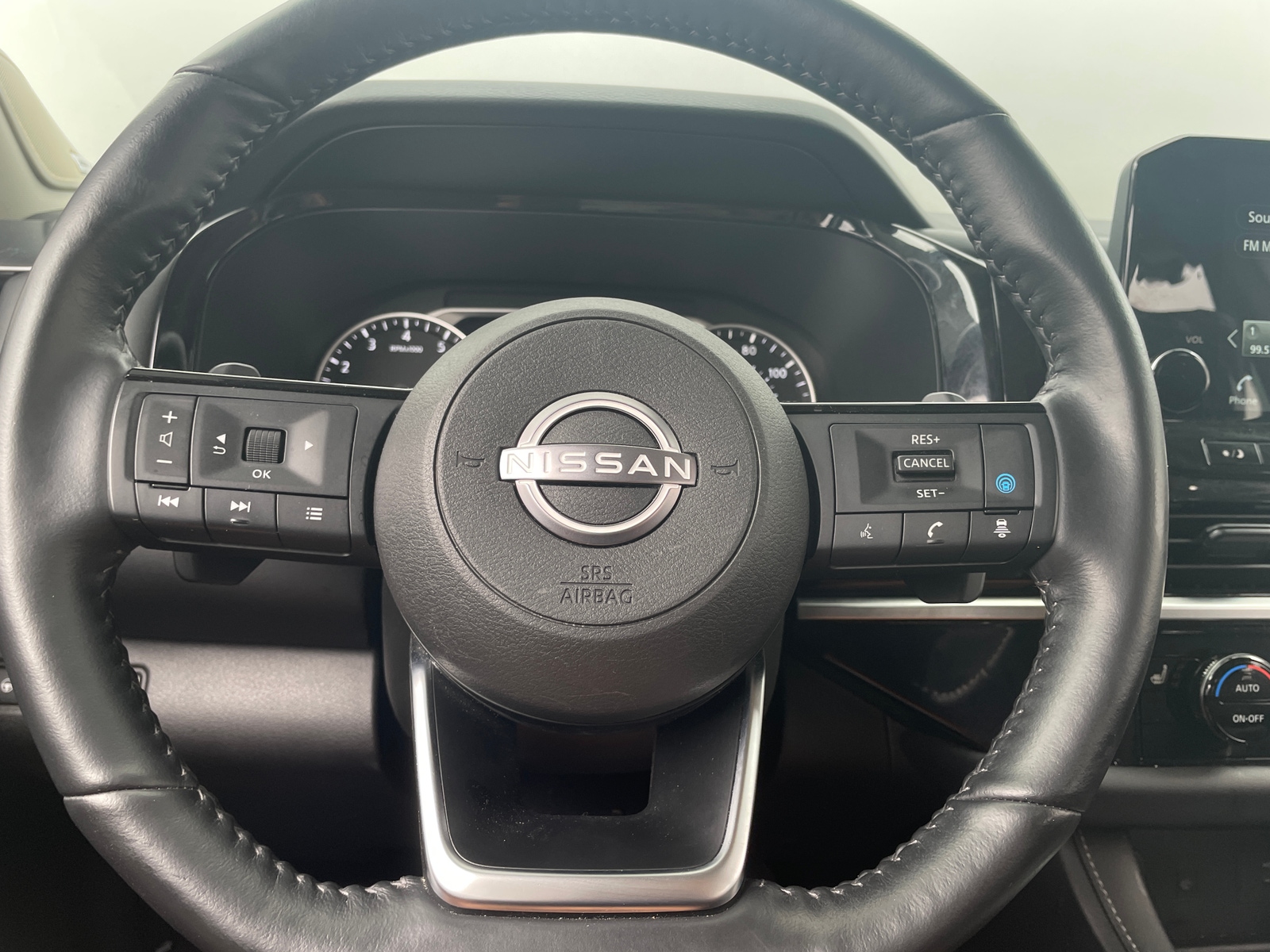 Thumbnail: 2024 Nissan Pathfinder - 4