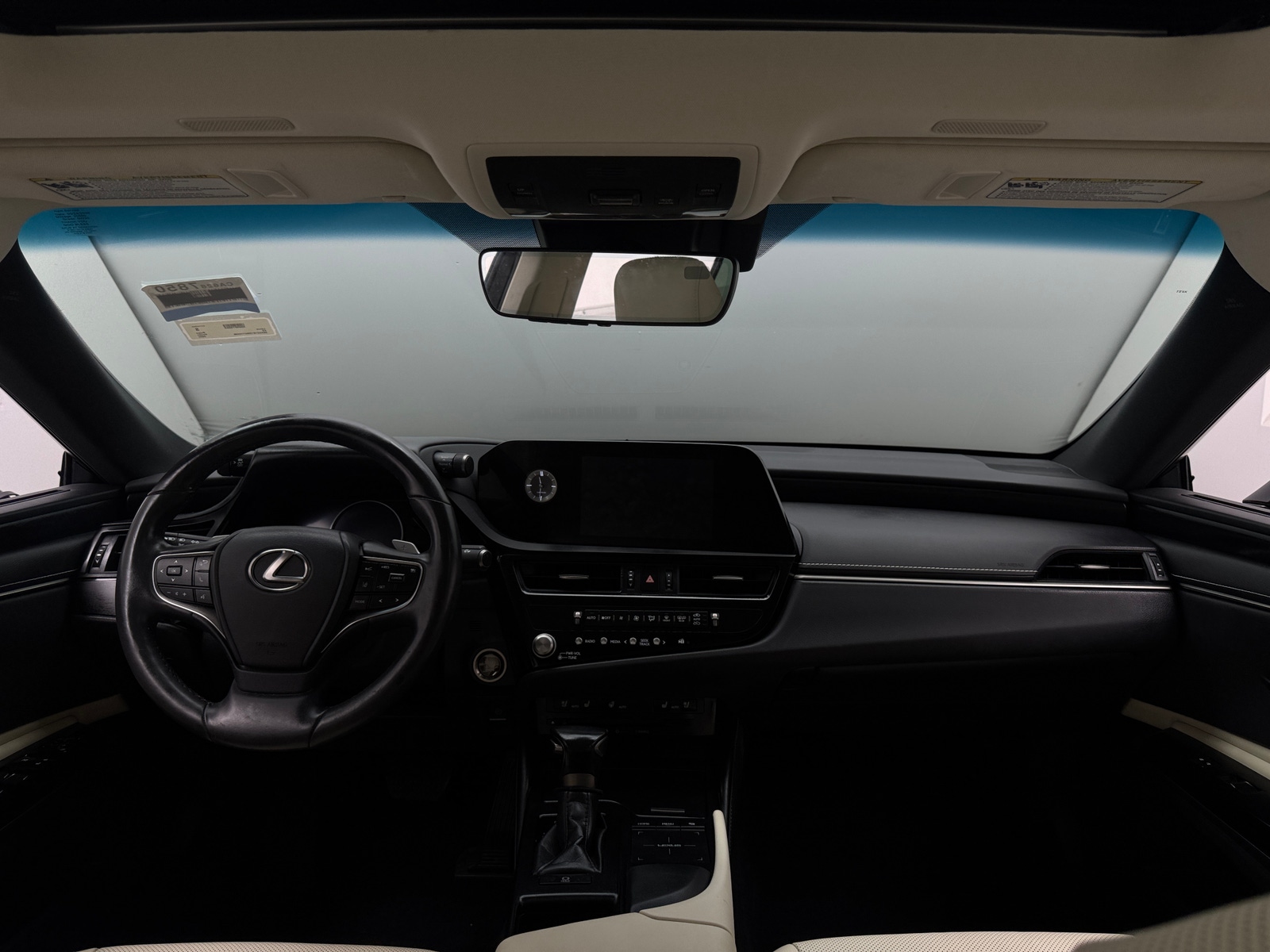 Thumbnail: 2022 Lexus ES - 2