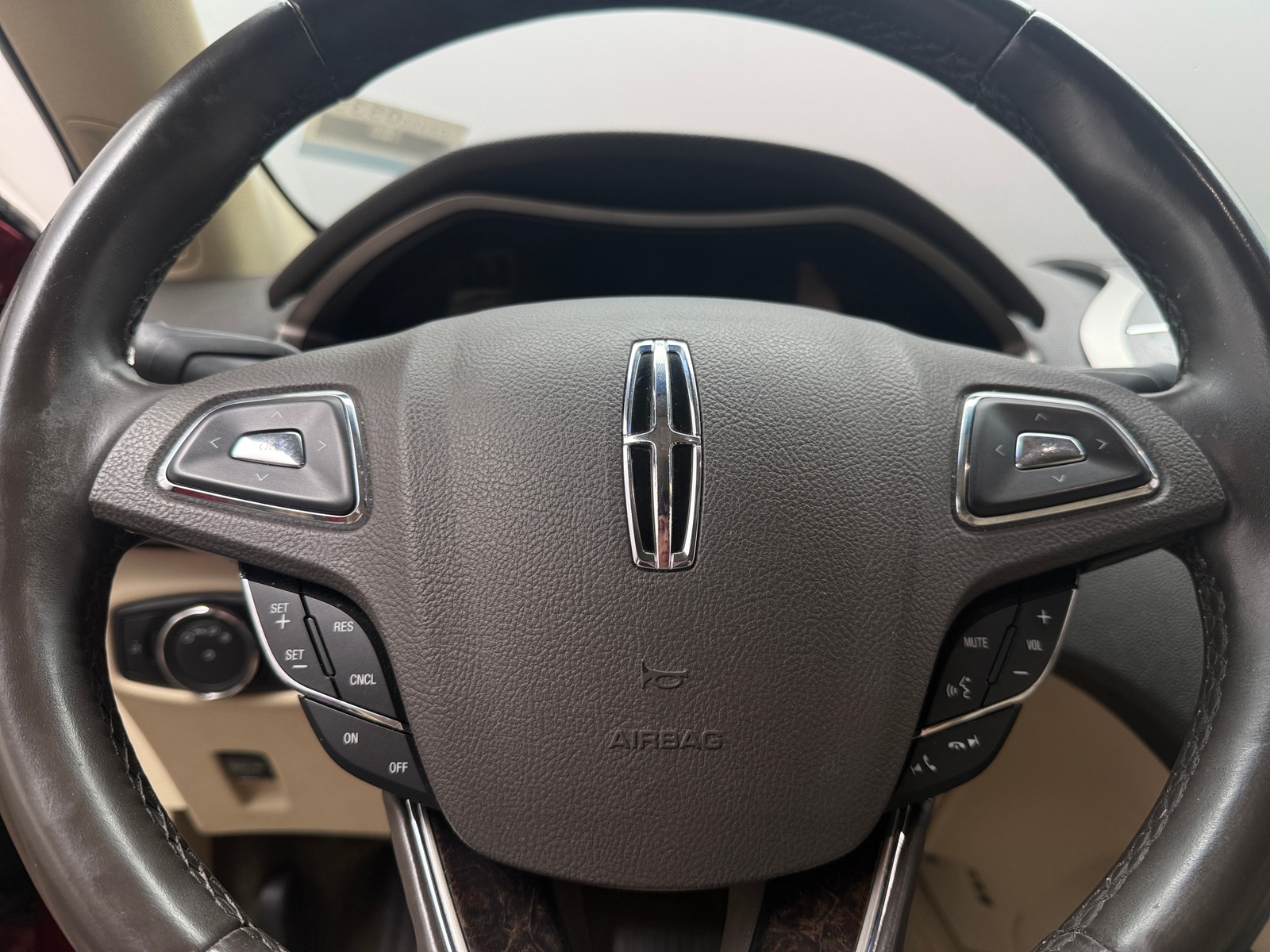 Thumbnail: 2015 Lincoln MKZ - 4