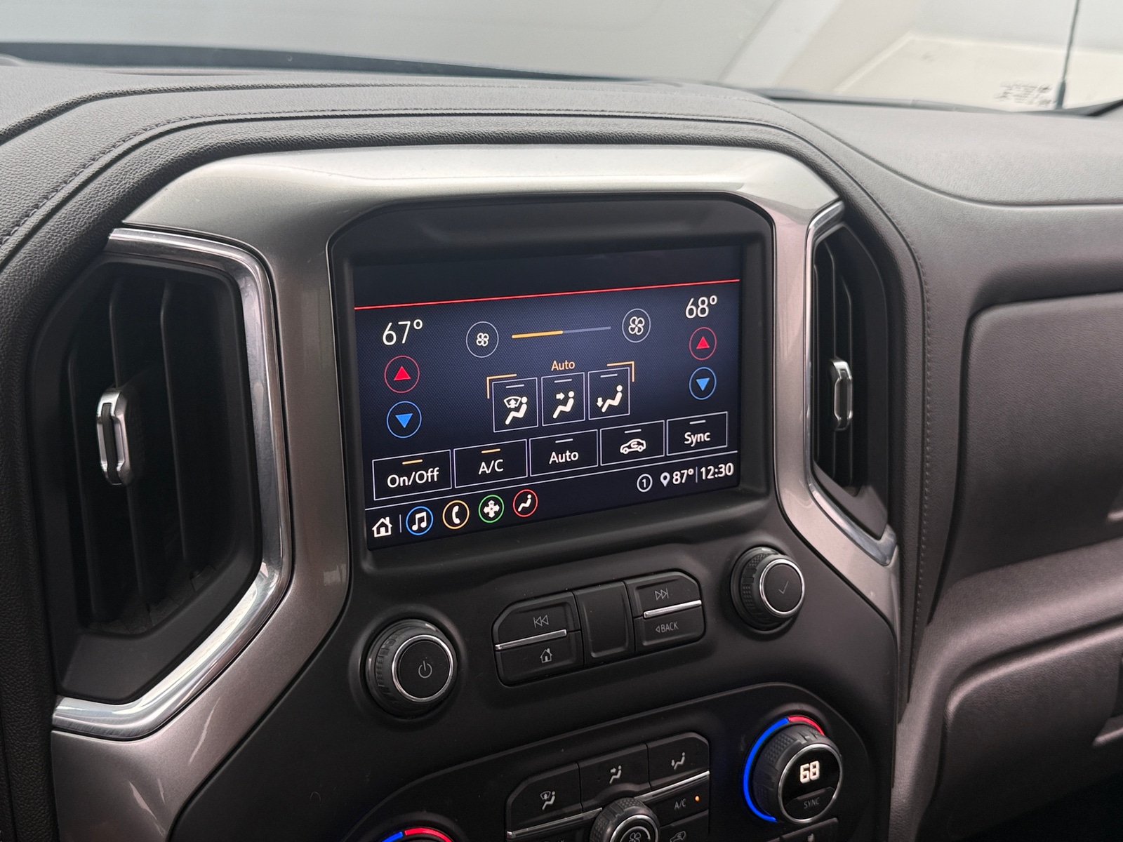 Thumbnail: 2020 Chevrolet Silverado 1500 - 4