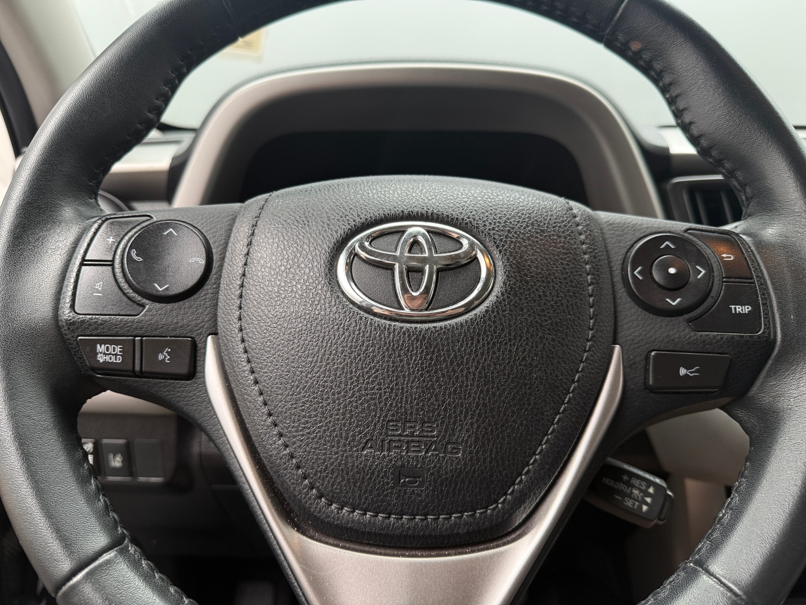 Thumbnail: 2017 Toyota RAV4 - 4