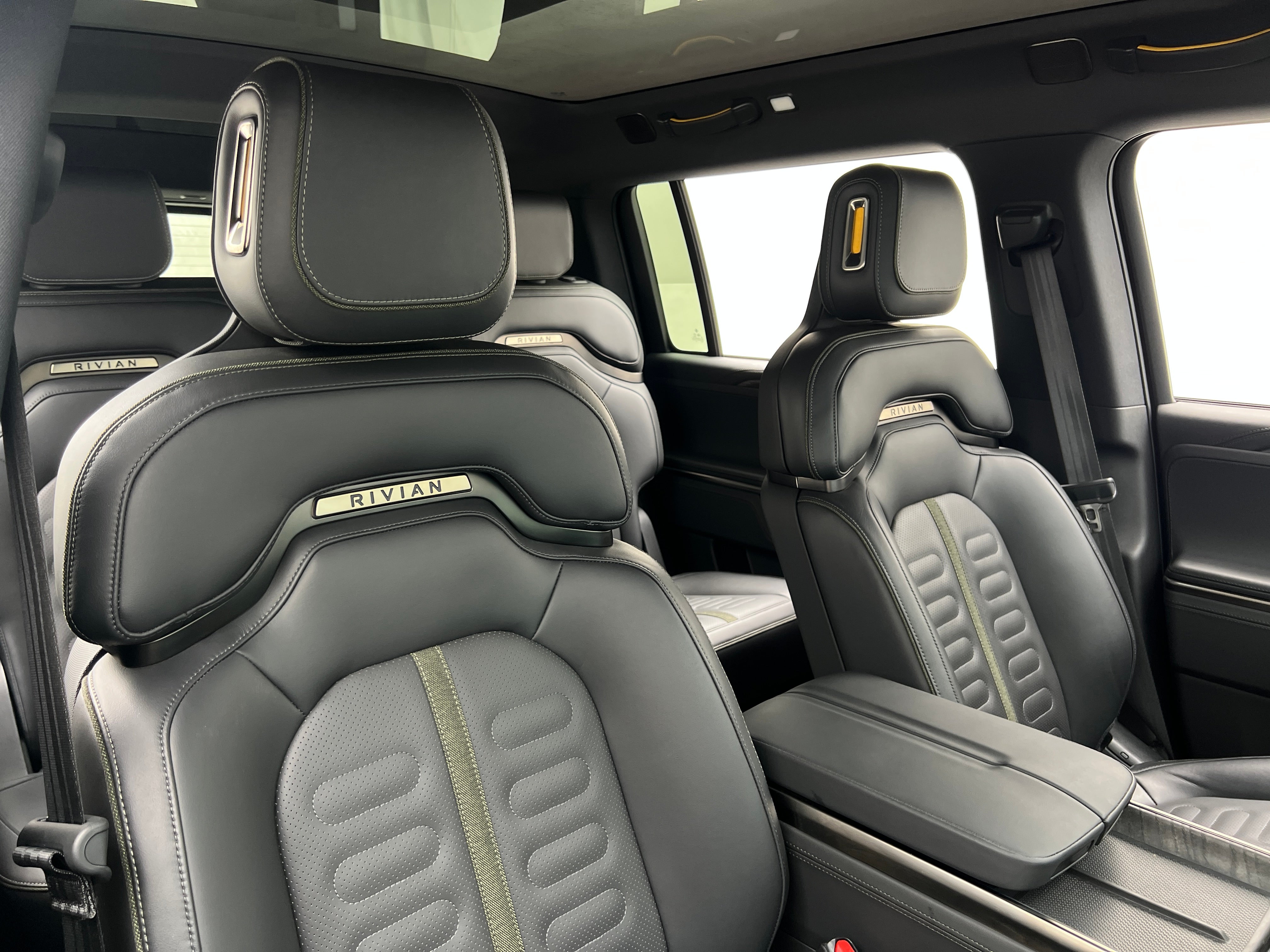Used 2026 Rivian R1S Base with VIN 7PDSGGBA7TN077662 for sale in Auburn, WA
