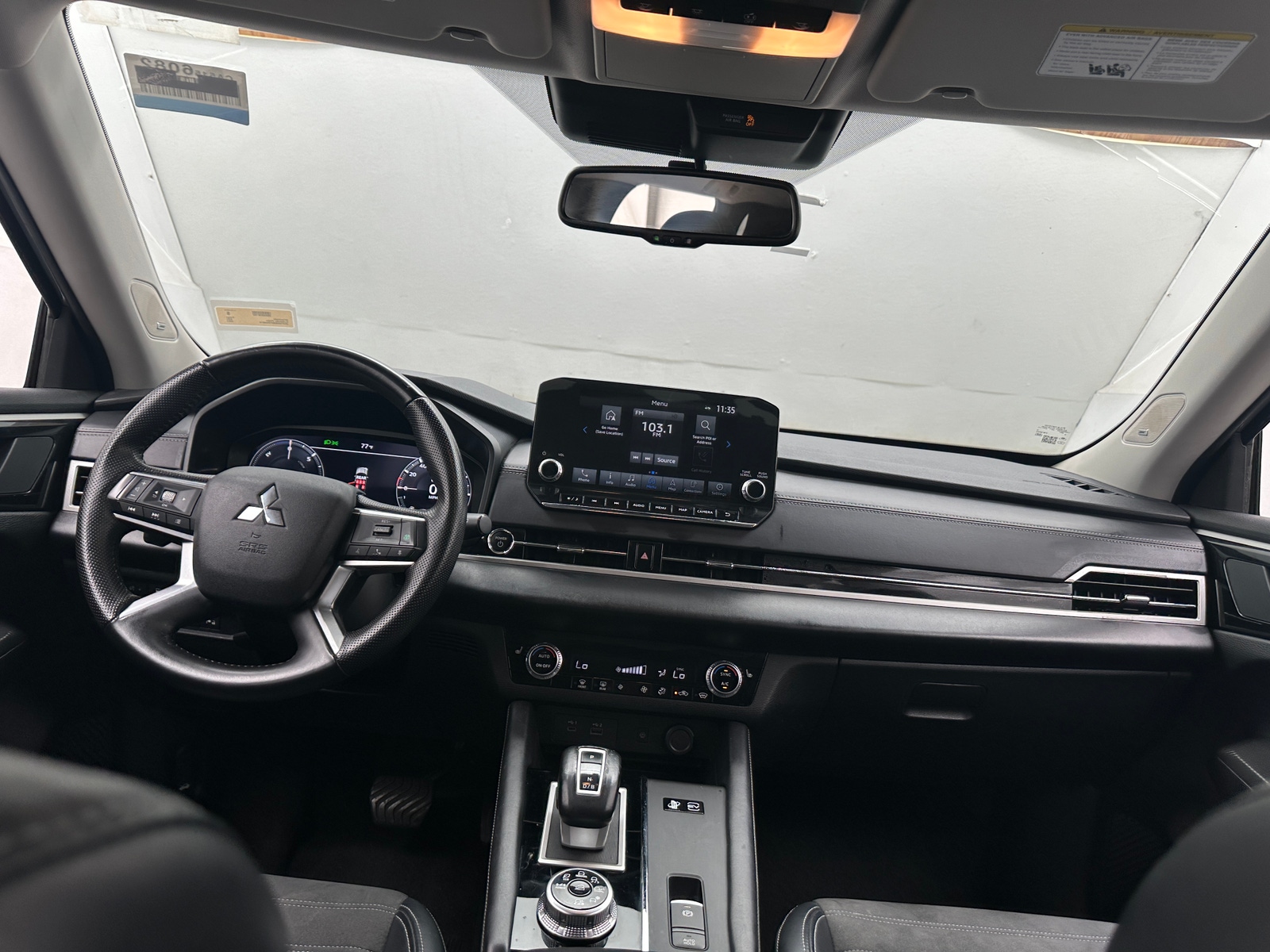 Thumbnail: 2023 Mitsubishi Outlander - 2