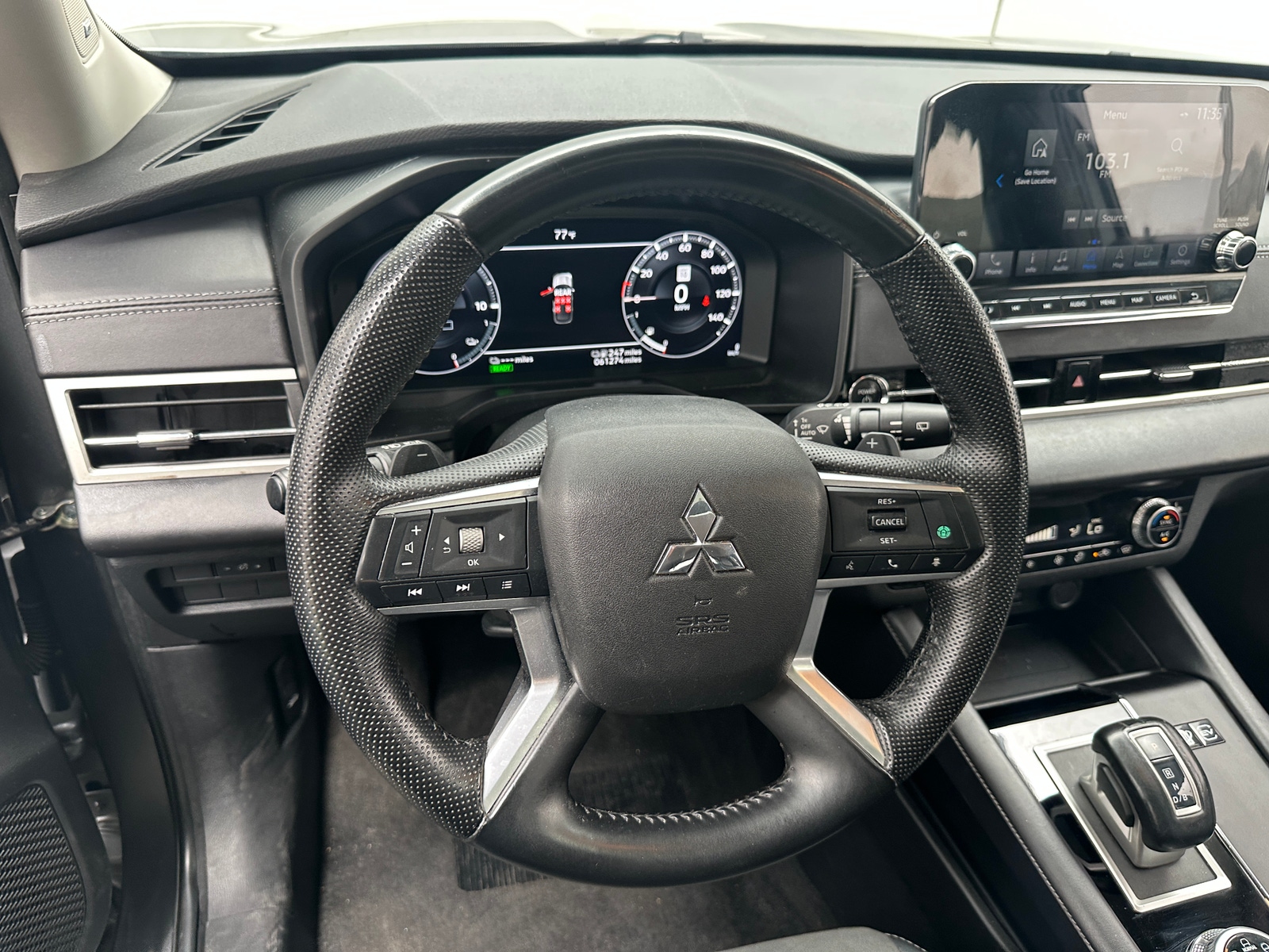 Thumbnail: 2023 Mitsubishi Outlander - 4