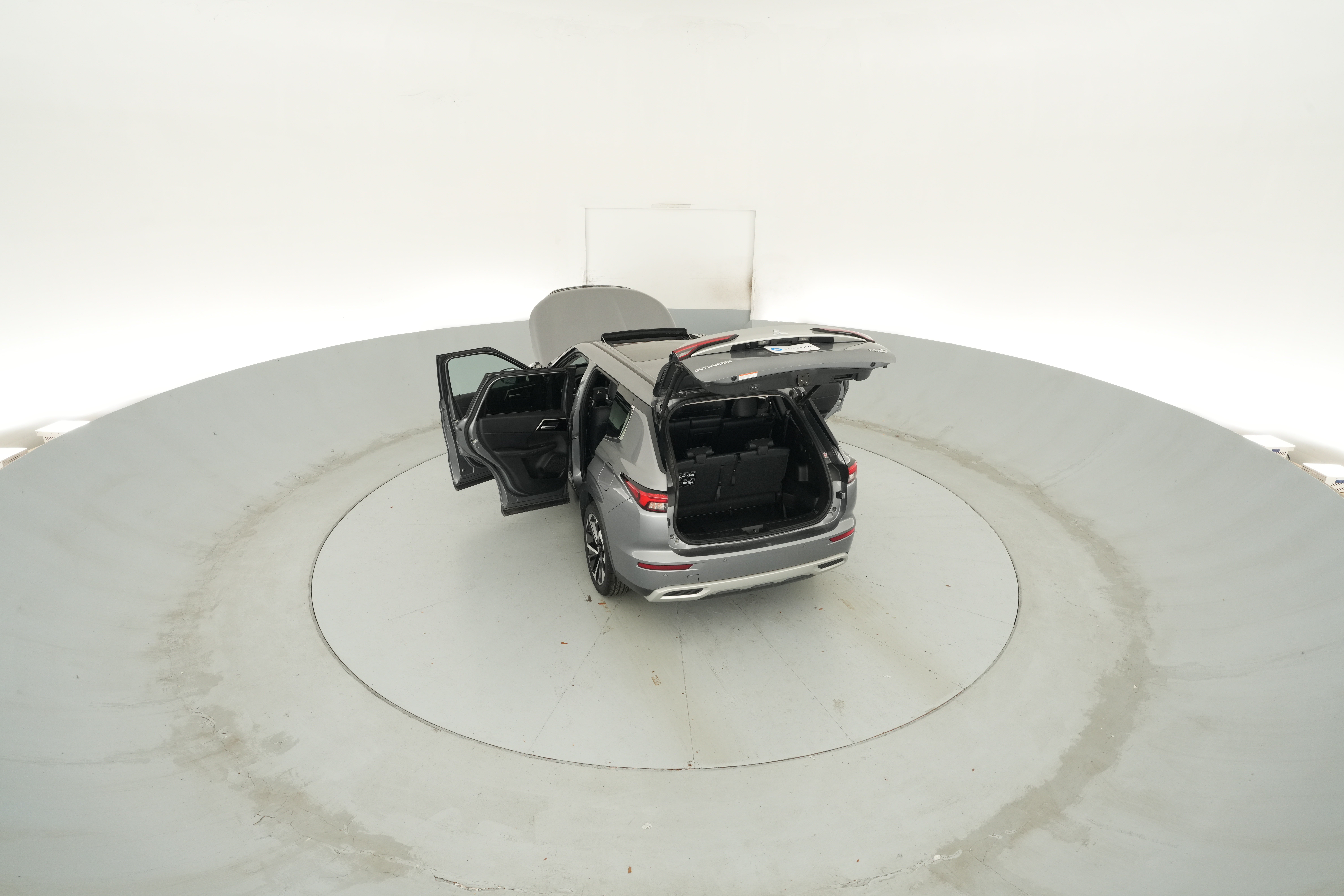 2023 Mitsubishi Outlander Plug-In Hybrid SE - Photo 50