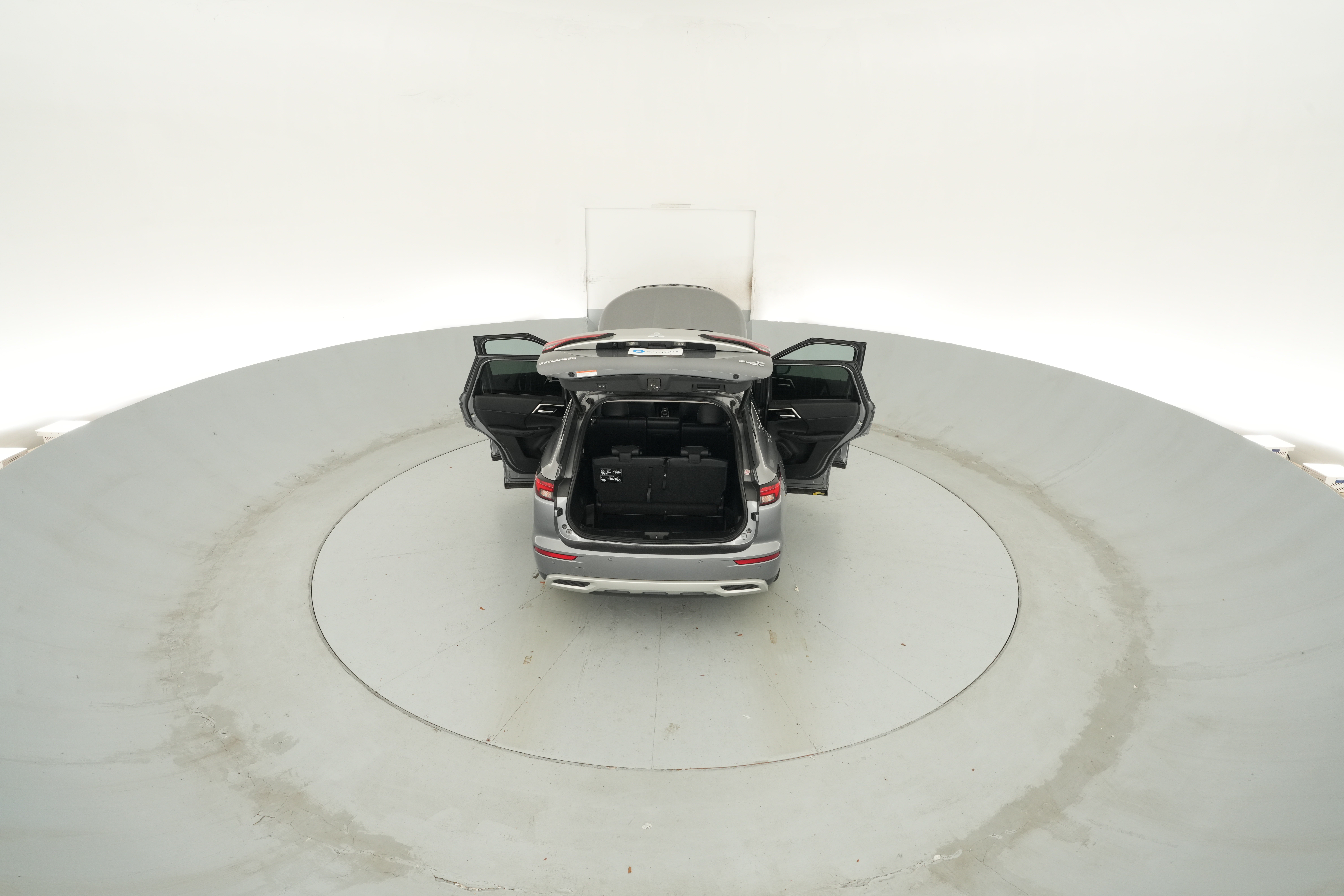 2023 Mitsubishi Outlander Plug-In Hybrid SE - Photo 51