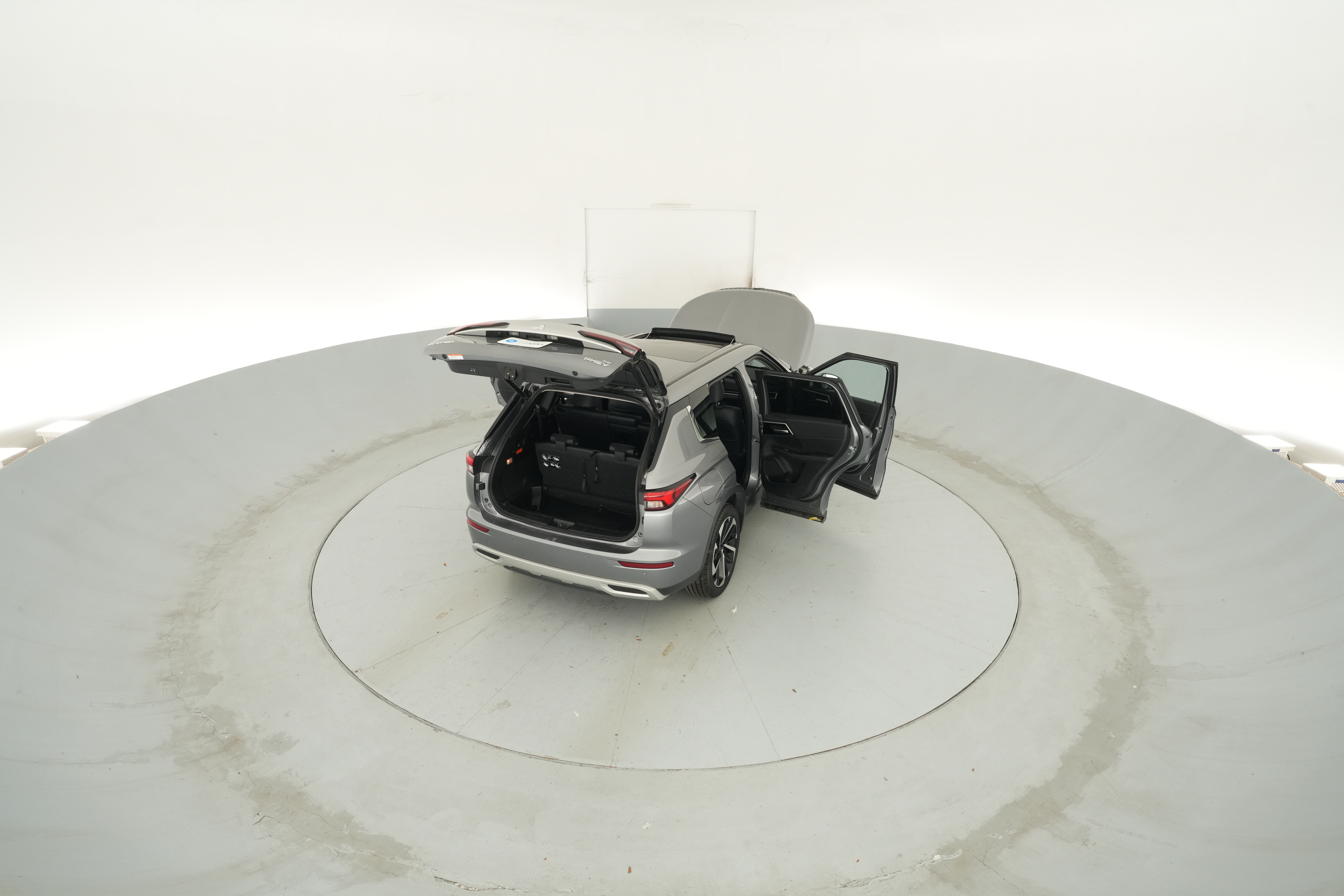 2023 Mitsubishi Outlander Plug-In Hybrid SE - Photo 52