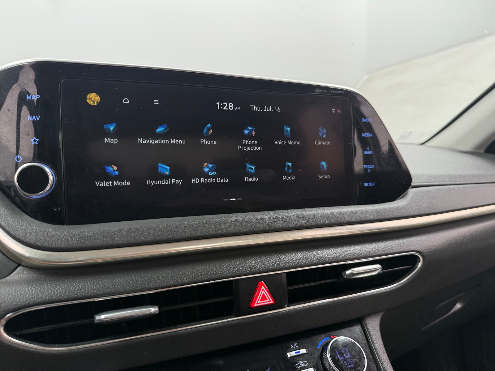 Thumbnail: 2023 Hyundai Sonata - 4