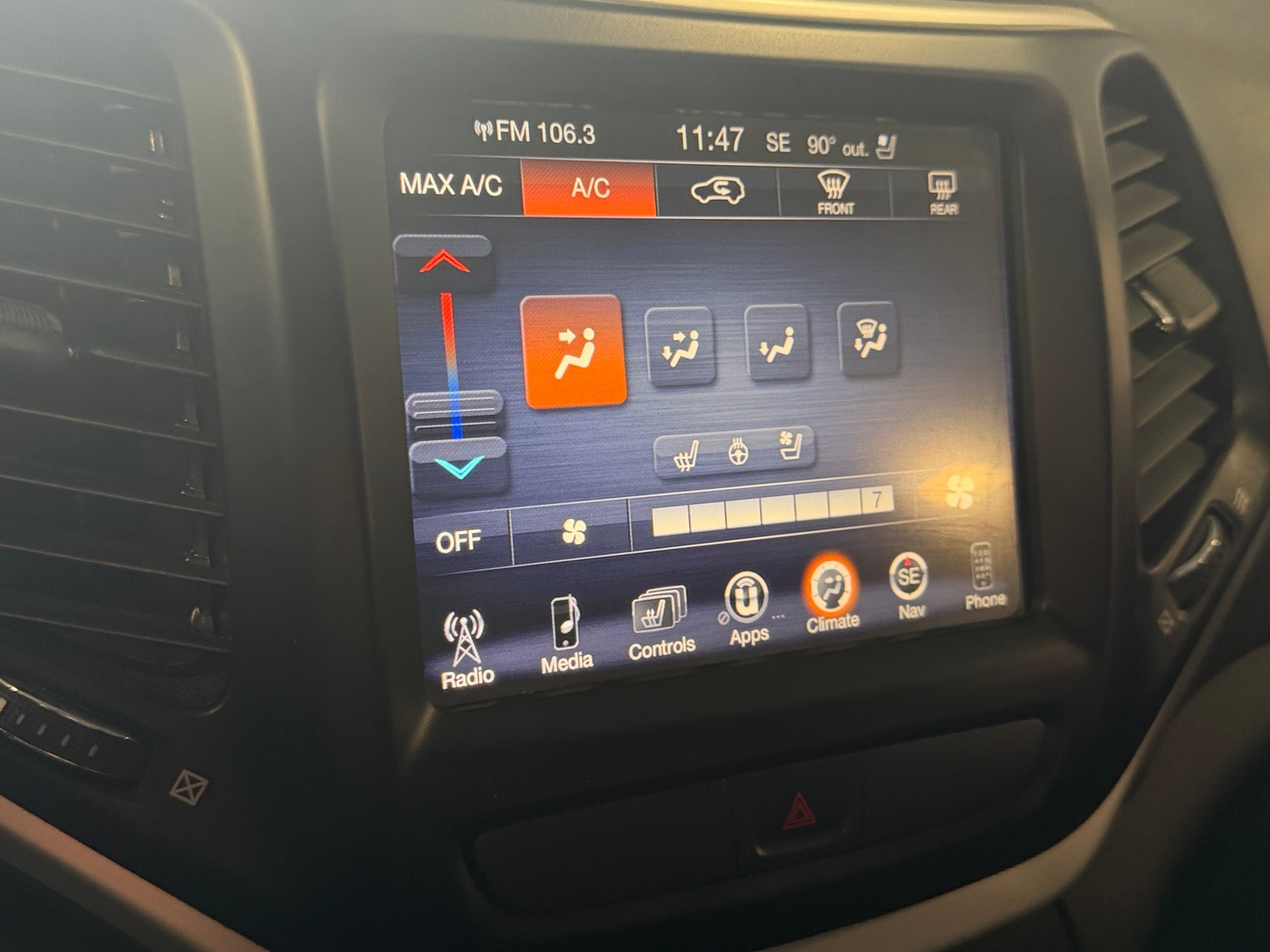 Thumbnail: 2016 Jeep Cherokee - 4