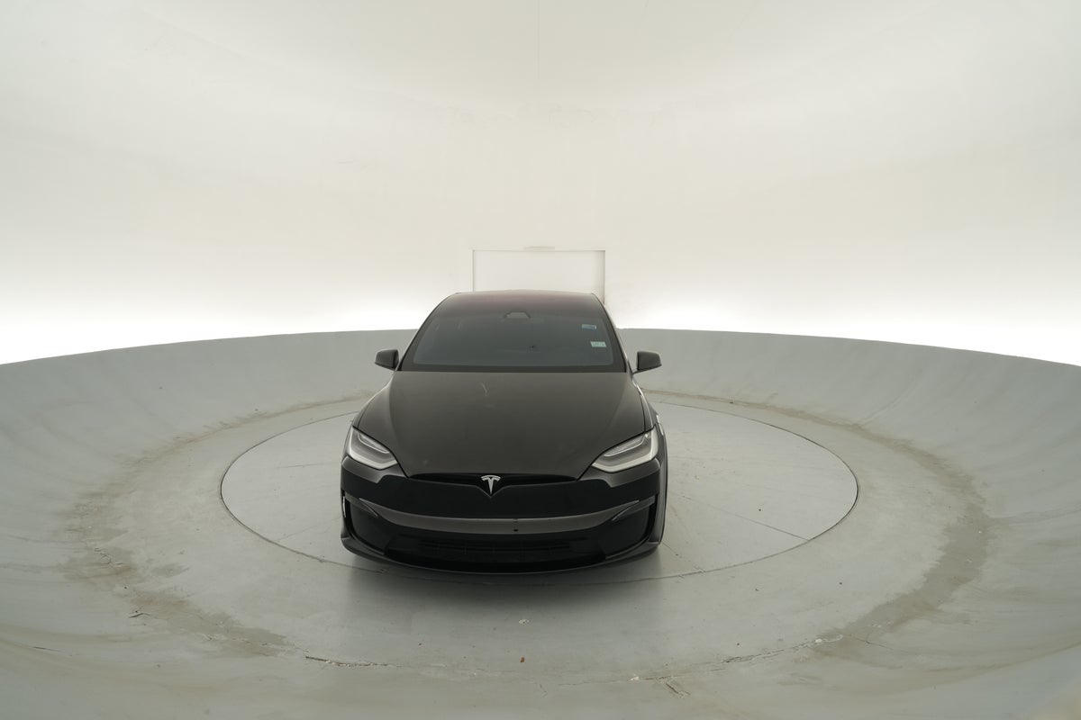 2023 Tesla Model X Long Range in Black — photo 2