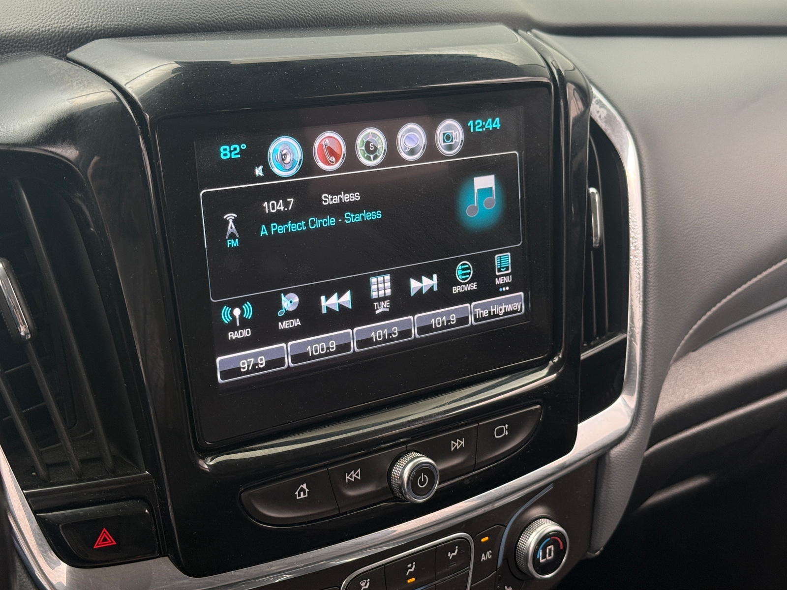 Thumbnail: 2018 Chevrolet Traverse - 3