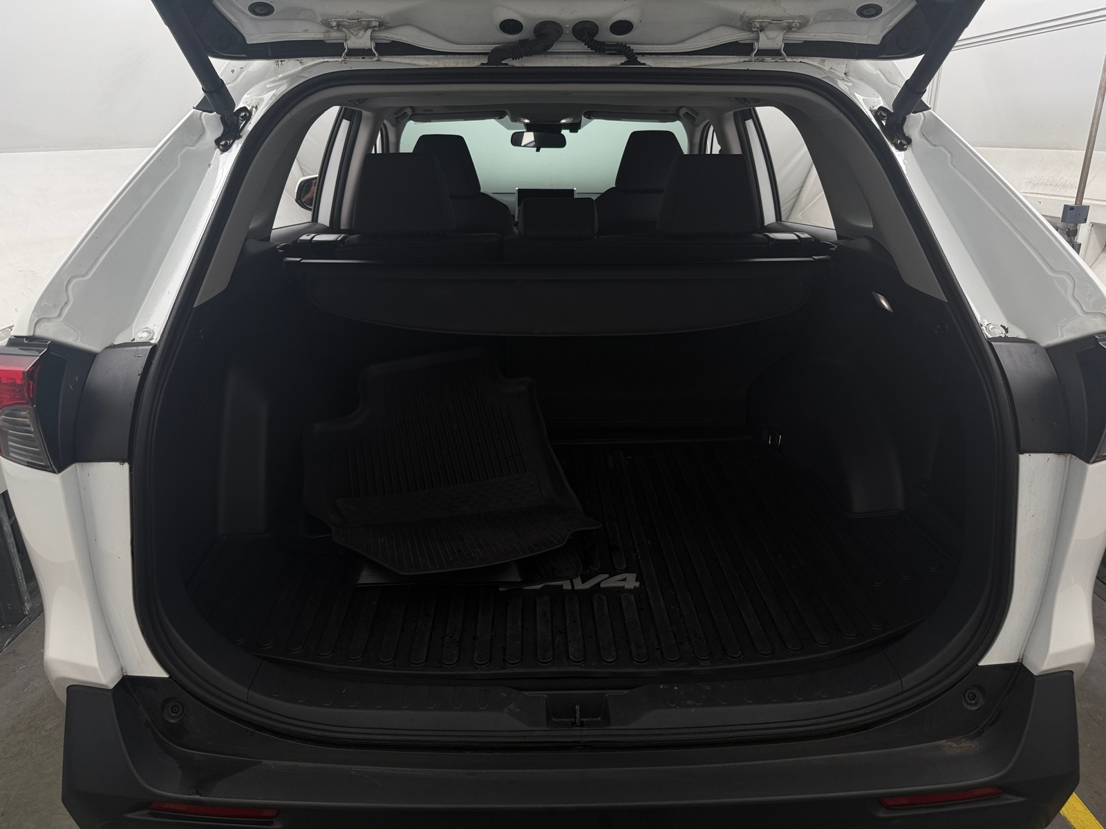Thumbnail: 2024 Toyota RAV4 - 7