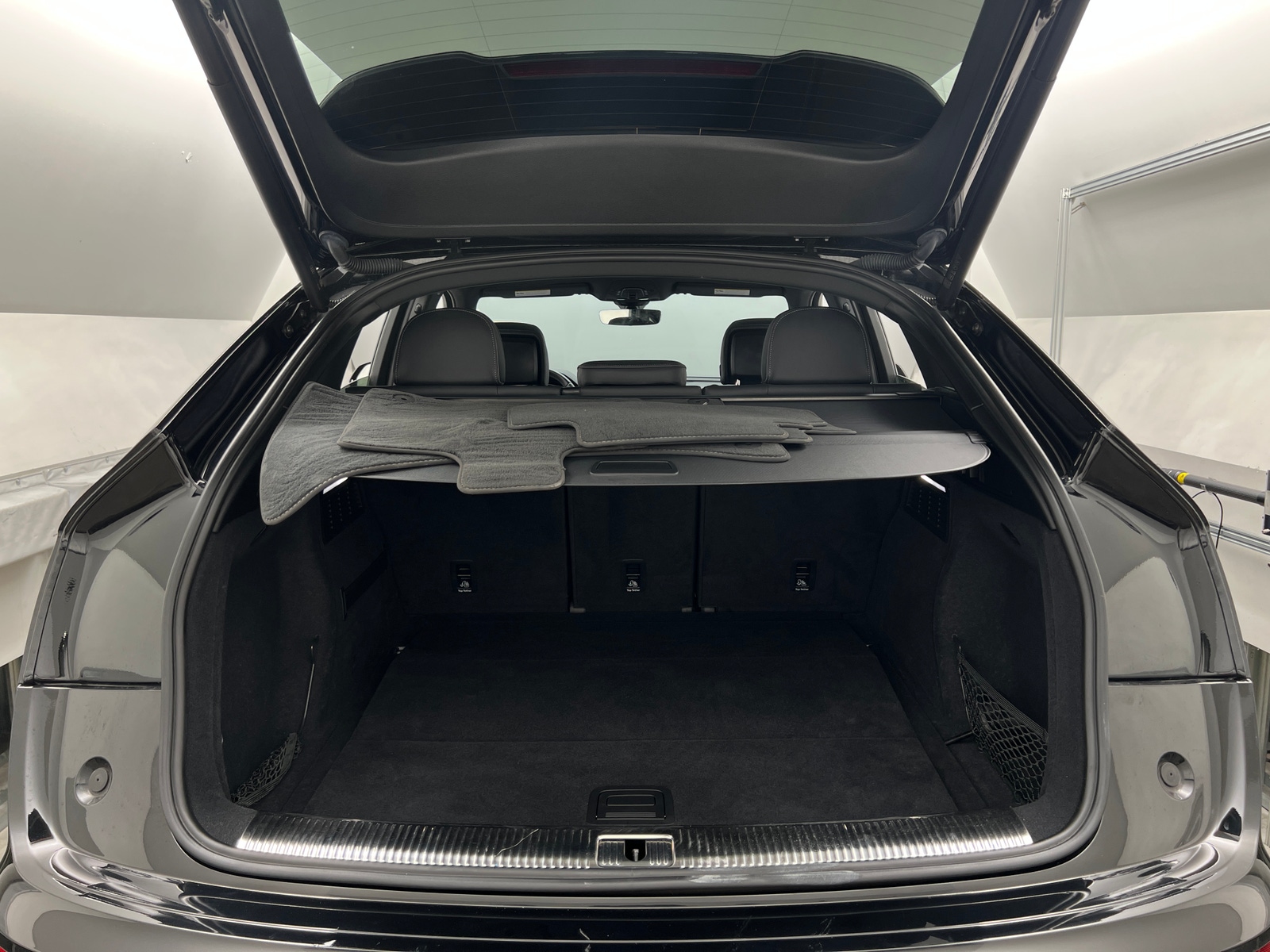 Thumbnail: 2022 Audi SQ5 - 6
