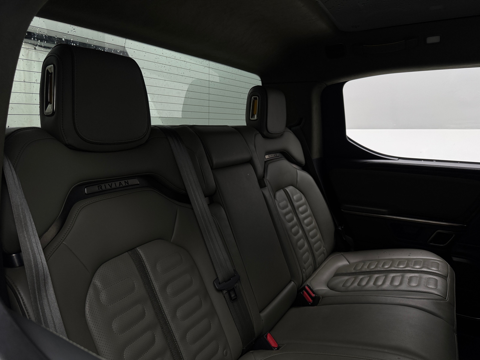 Thumbnail: 2022 Rivian R1T - 5